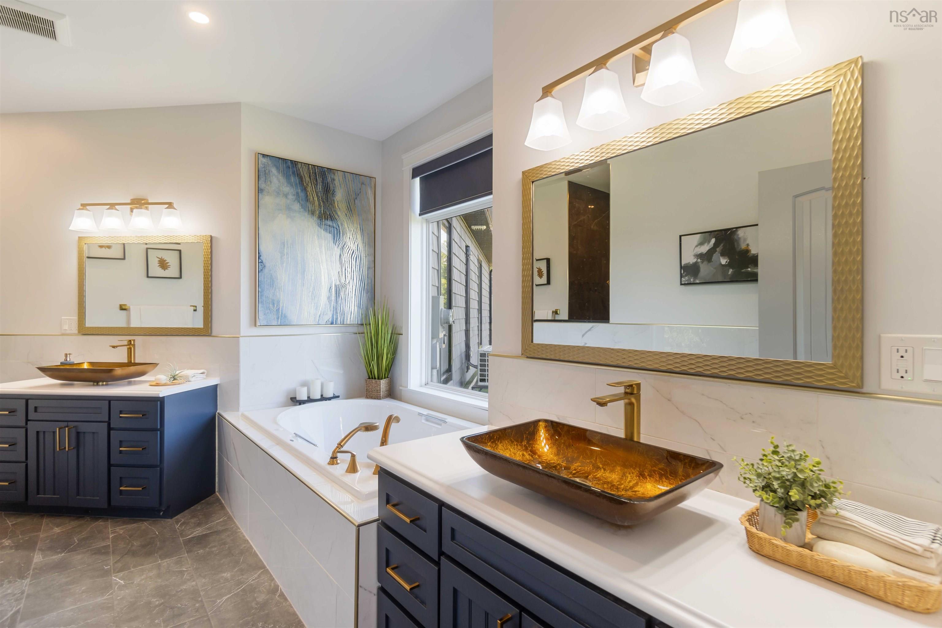 $989,000.00: 180 King Street, Digby