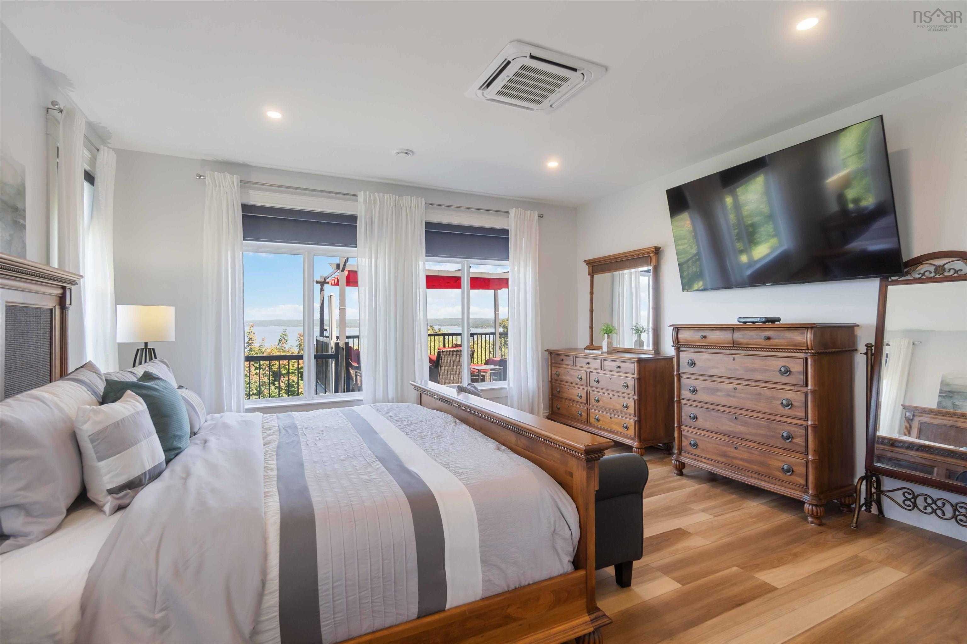 $989,000.00: 180 King Street, Digby