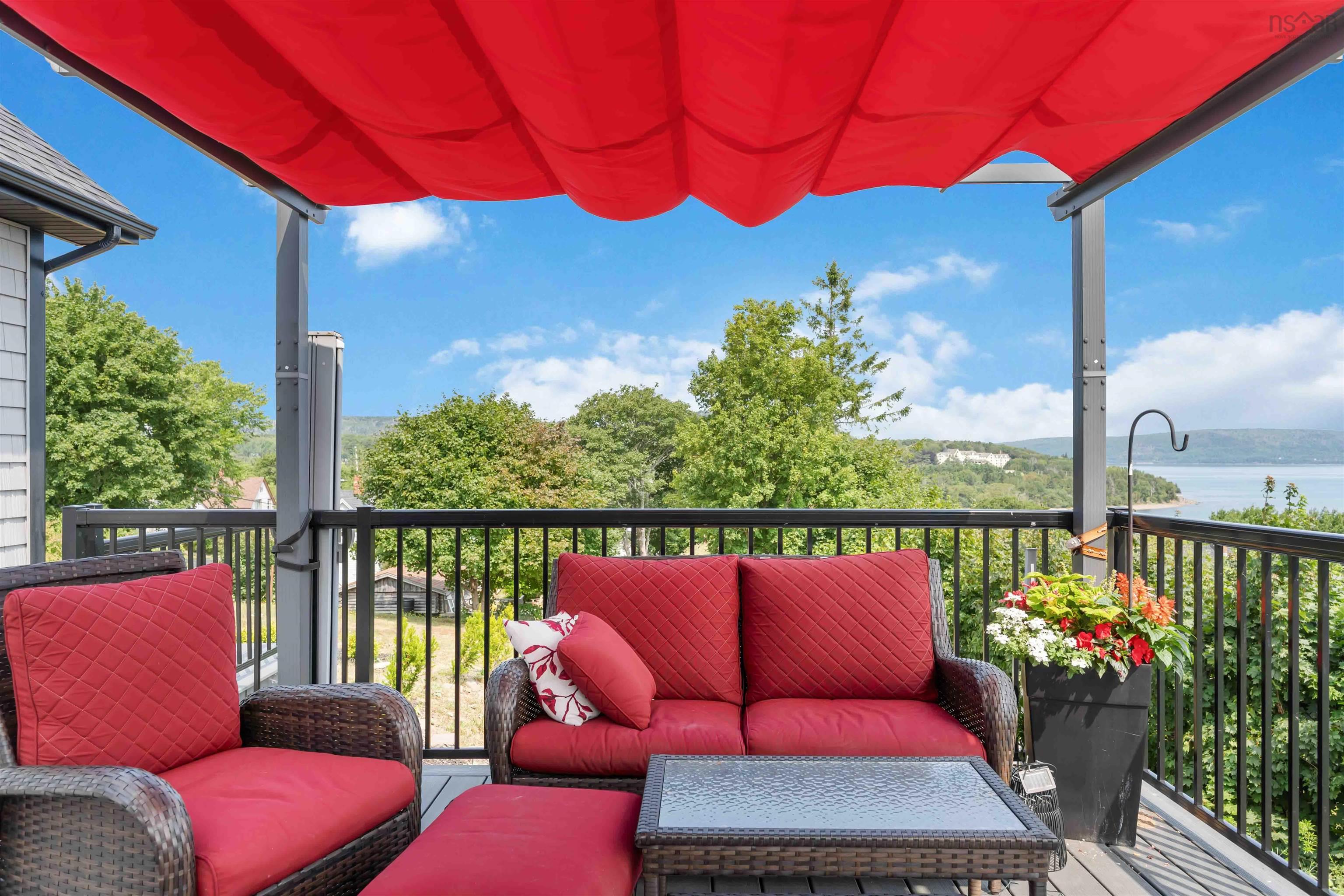 $989,000.00: 180 King Street, Digby