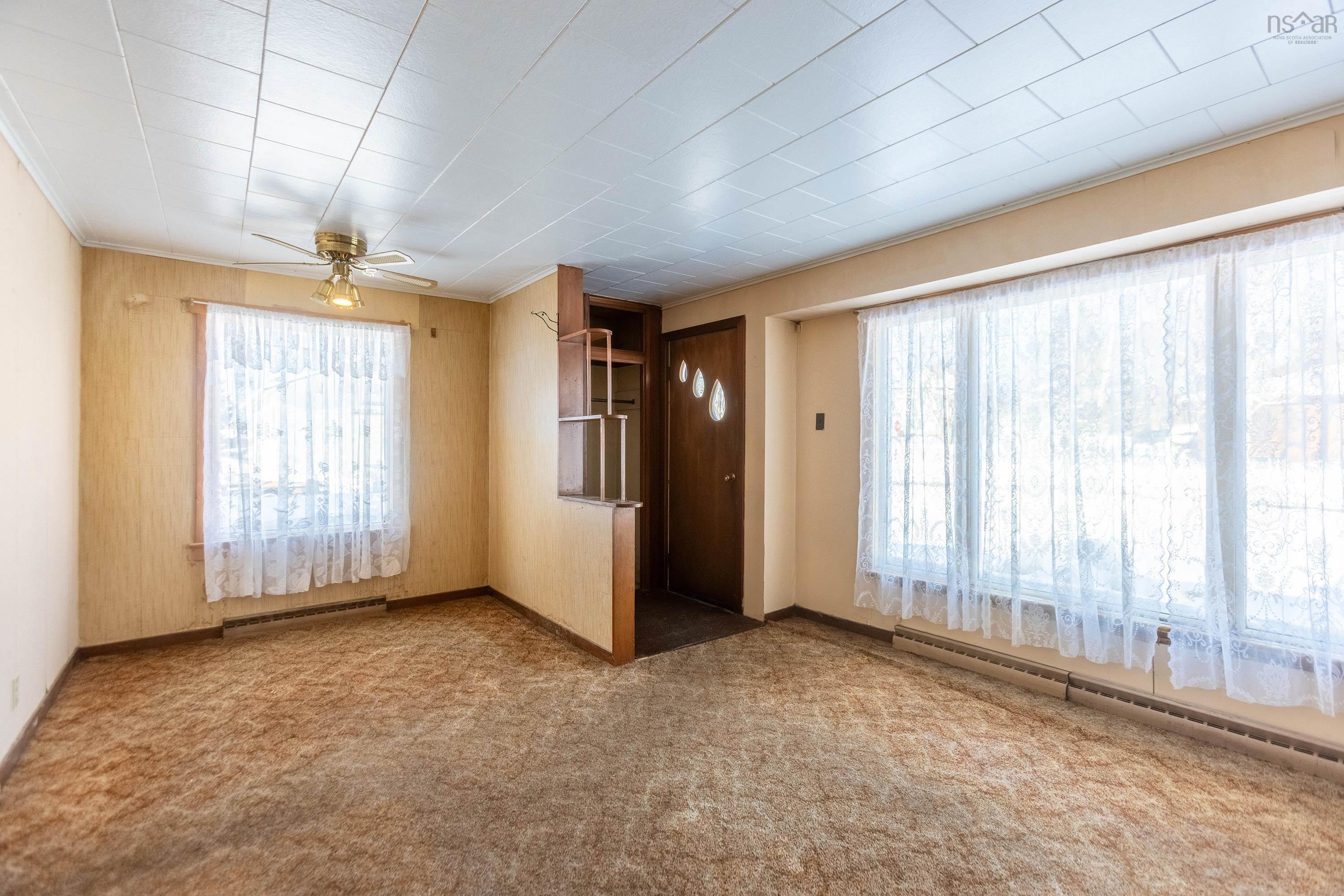 $159,900.00: 1 Boylston Avenue, Amherst