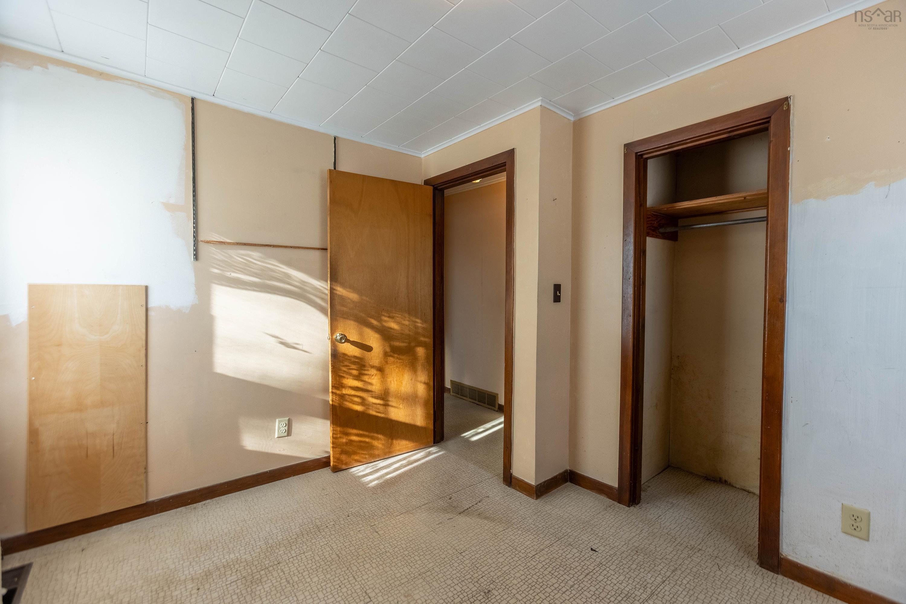 $159,900.00: 1 Boylston Avenue, Amherst