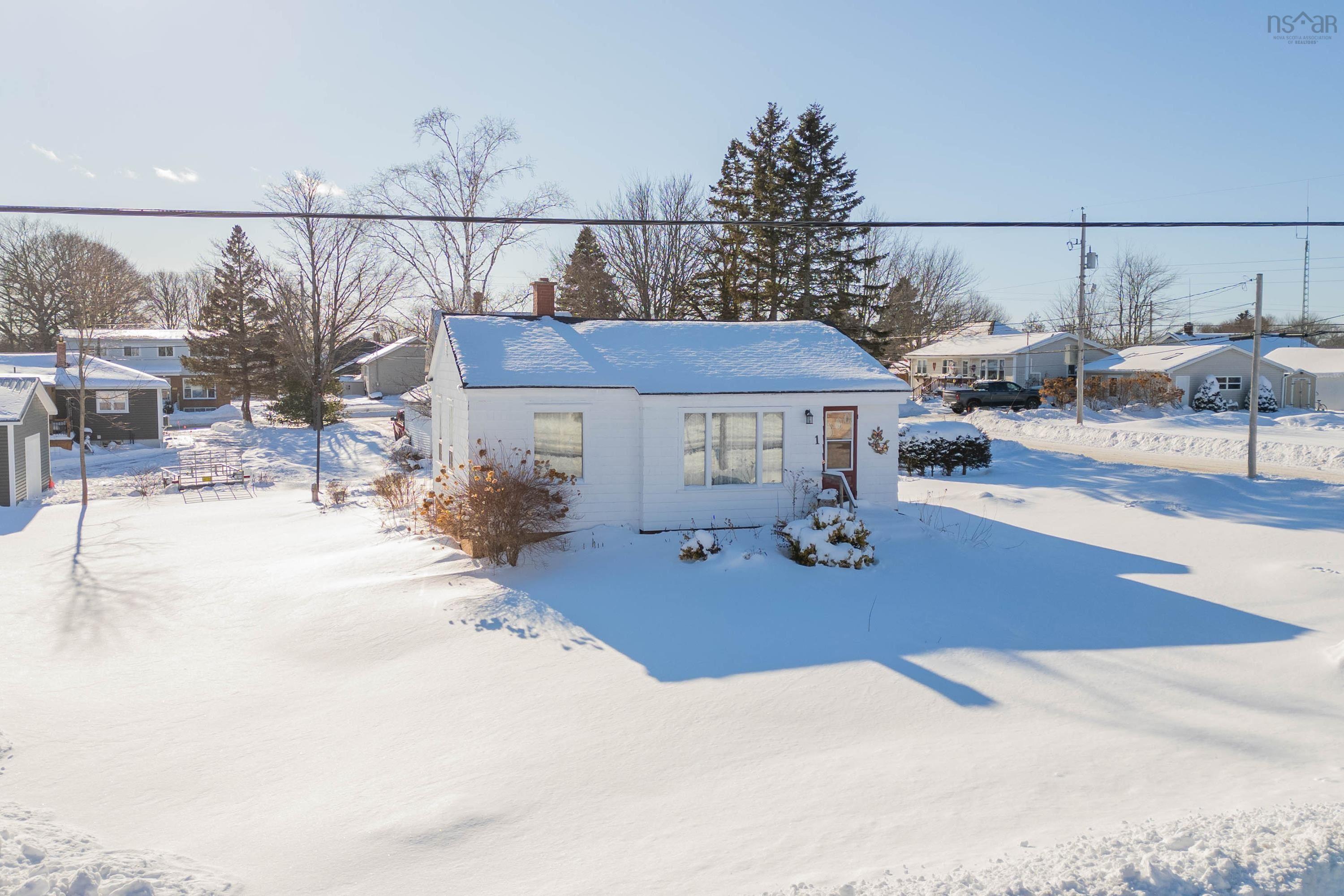 $159,900.00: 1 Boylston Avenue, Amherst