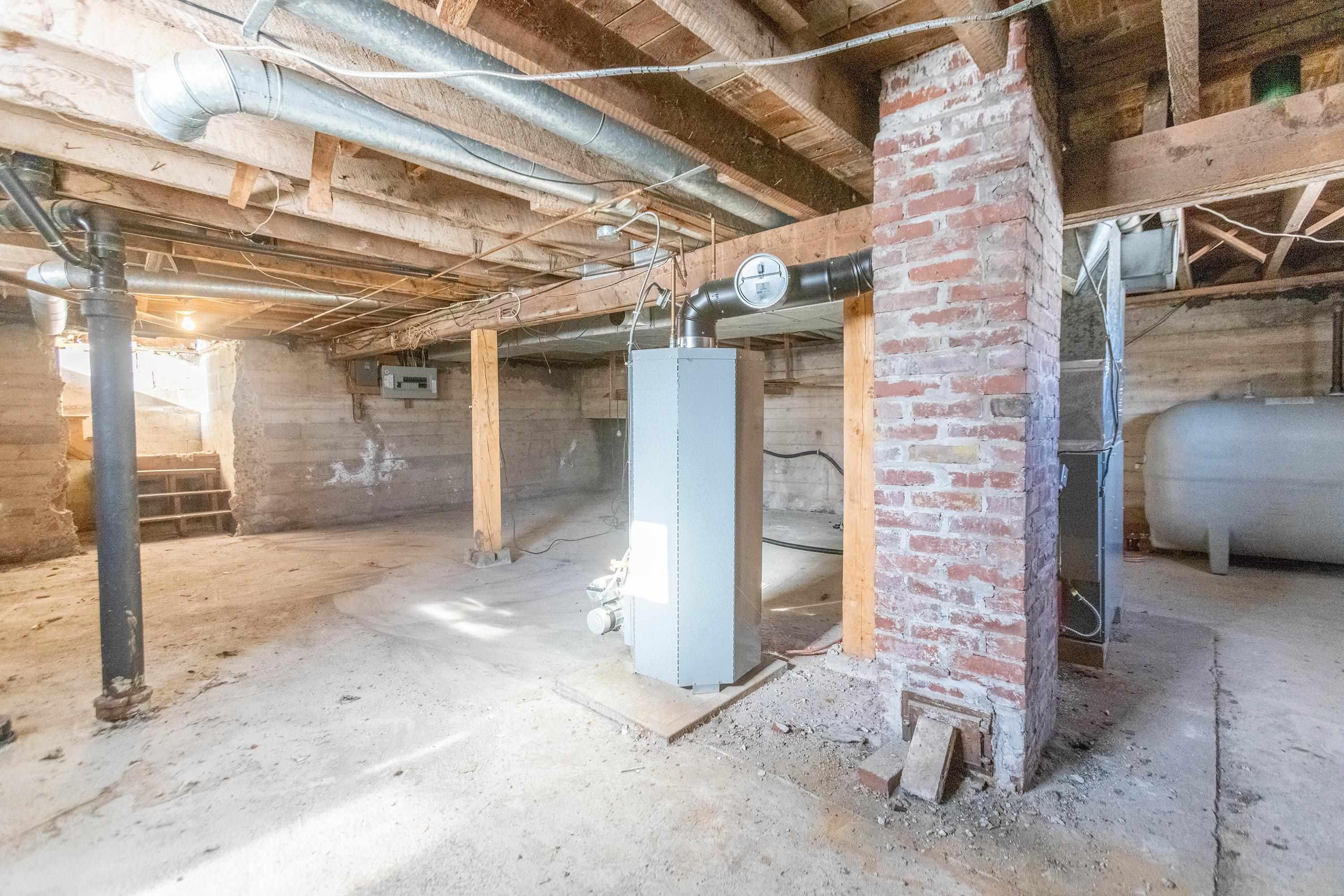 $159,900.00: 1 Boylston Avenue, Amherst