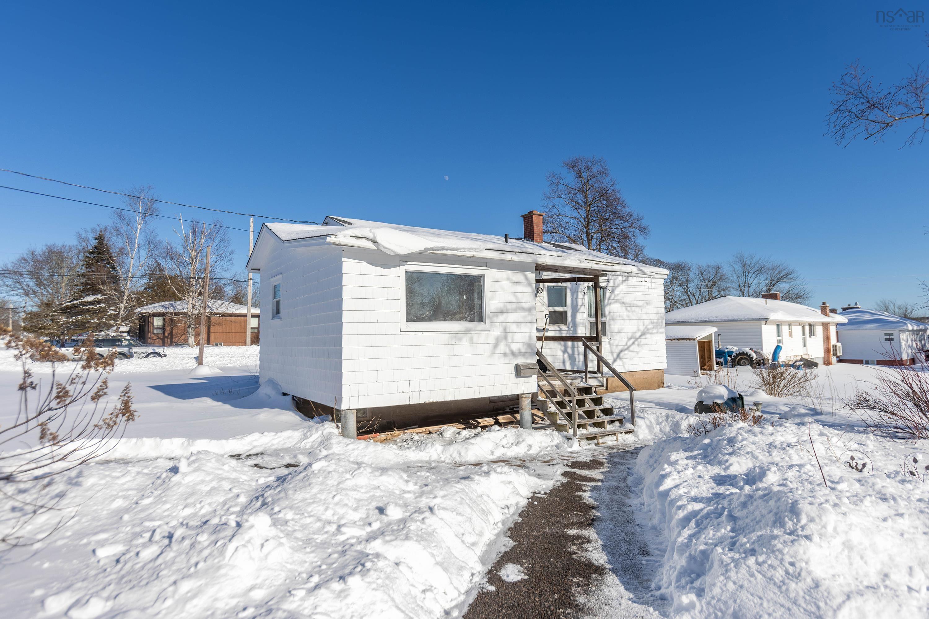 $159,900.00: 1 Boylston Avenue, Amherst