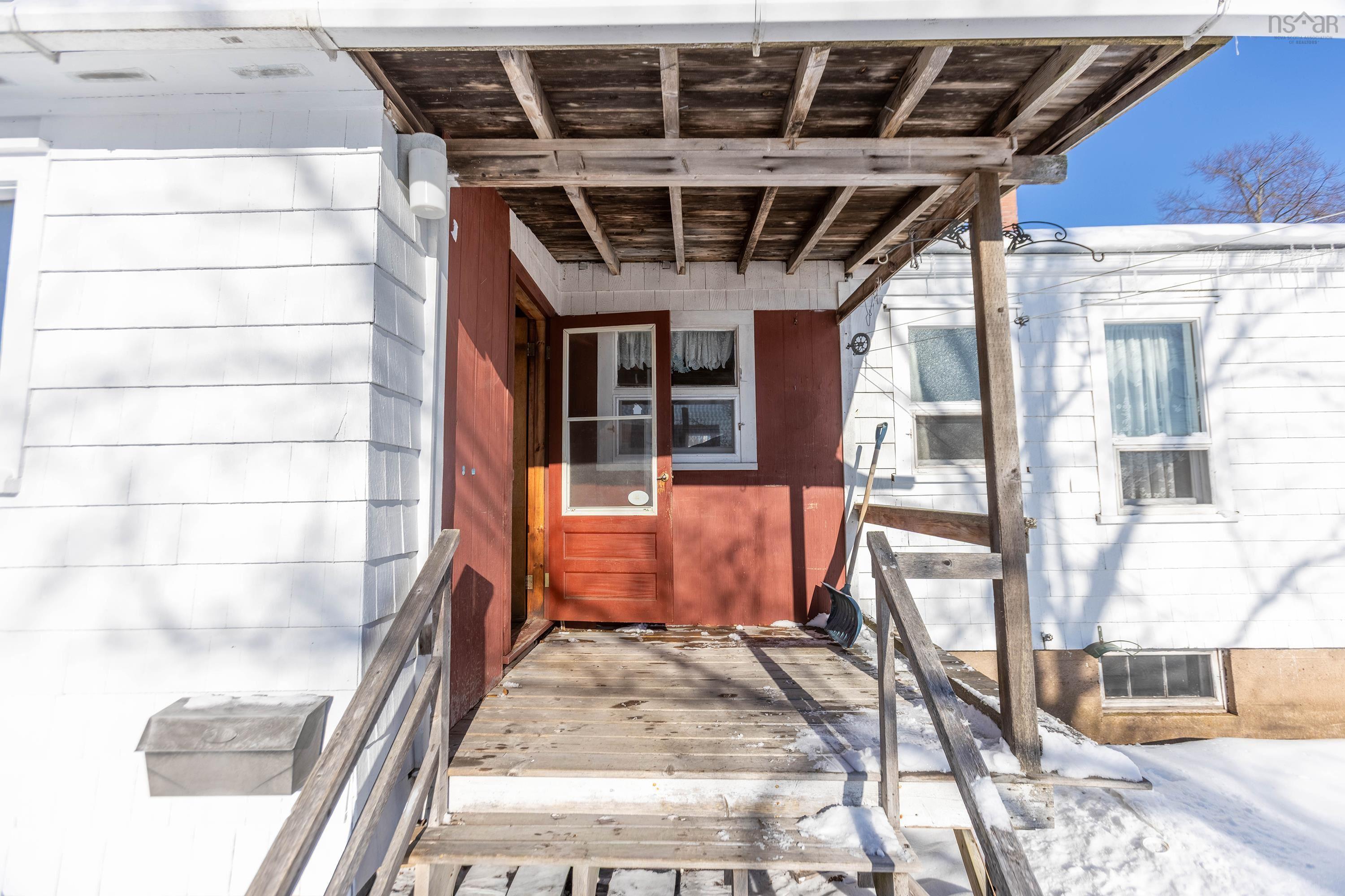 $159,900.00: 1 Boylston Avenue, Amherst