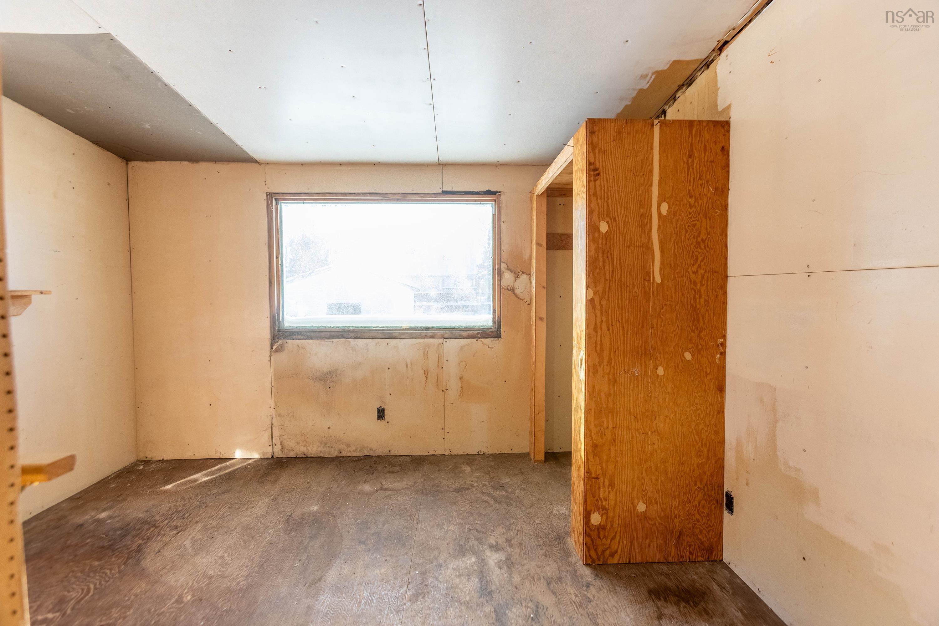 $159,900.00: 1 Boylston Avenue, Amherst