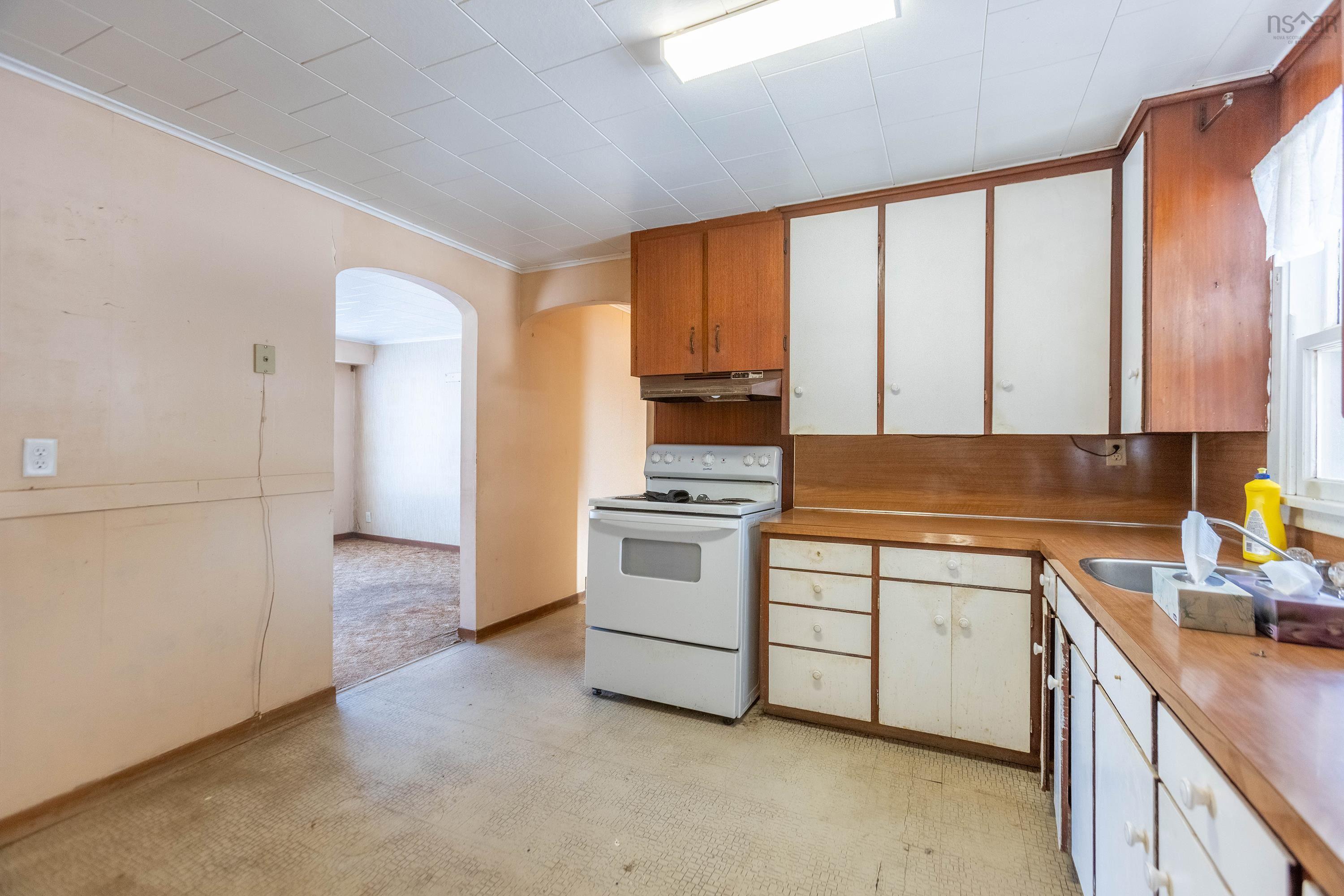 $159,900.00: 1 Boylston Avenue, Amherst