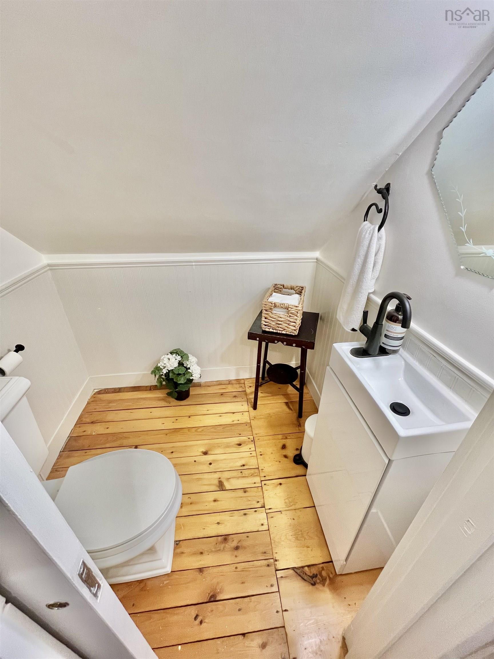 $1,450,000.00: 90 Eisenhauer Road, Oakland