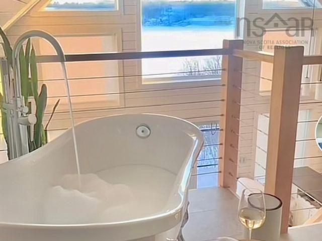 $1,450,000.00: 90 Eisenhauer Road, Oakland