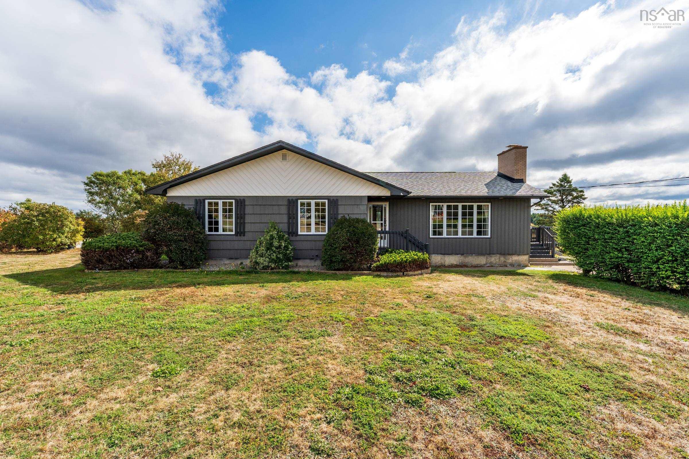 $395,000.00: 7068 Highway 1, St. Alphonse