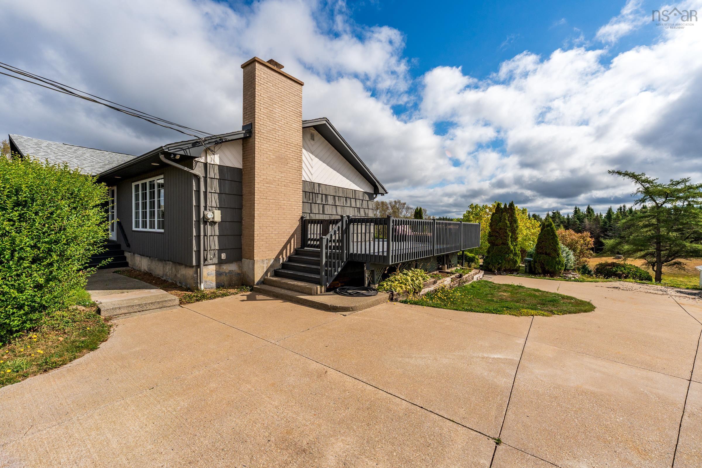 $395,000.00: 7068 Highway 1, St. Alphonse