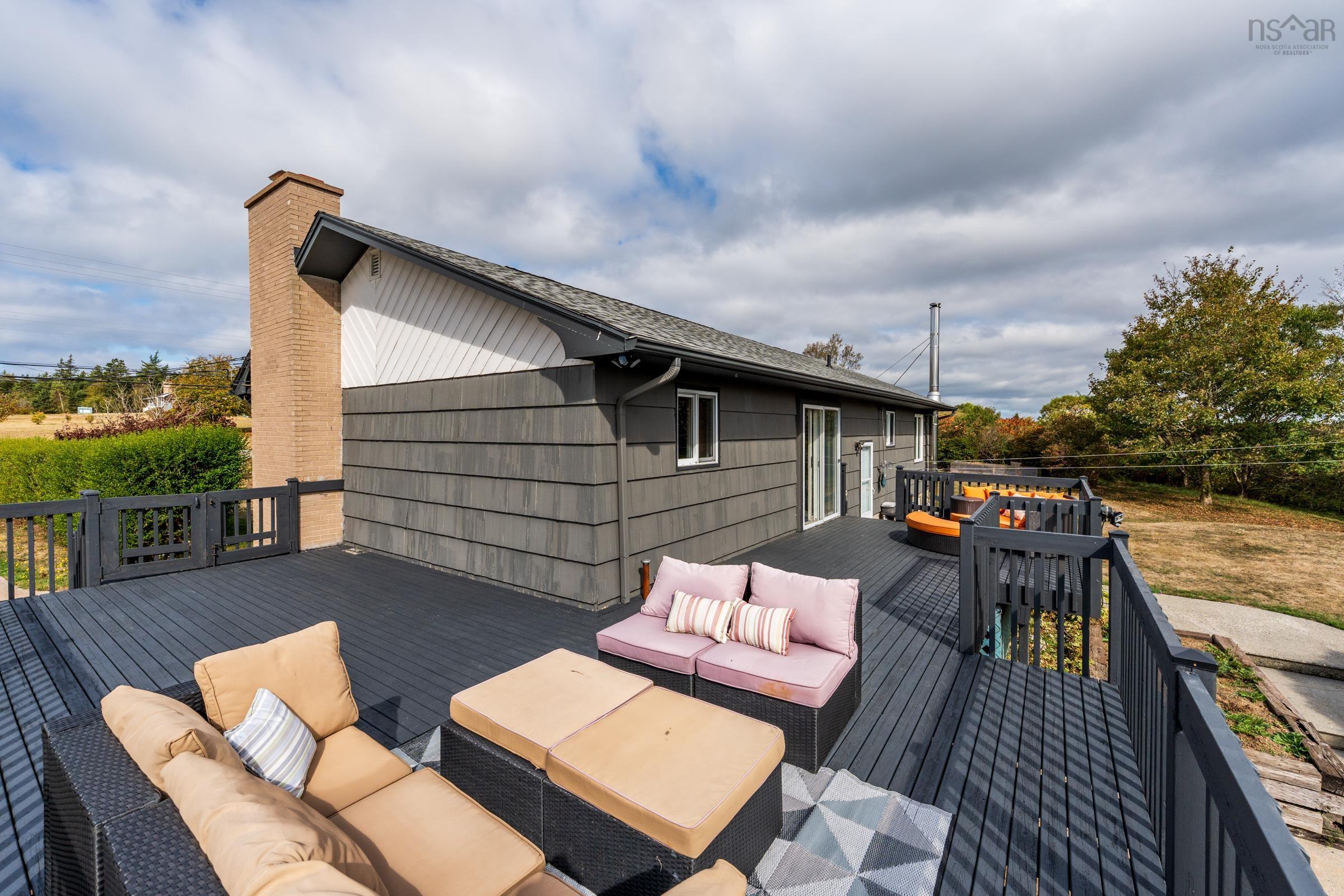 $395,000.00: 7068 Highway 1, St. Alphonse