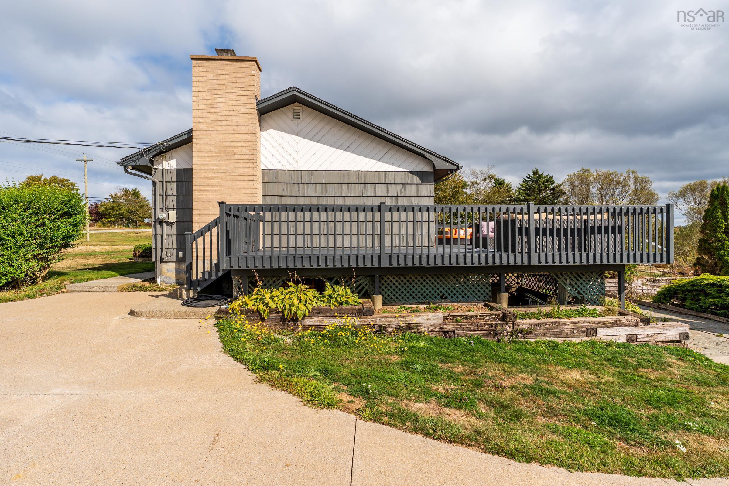 $395,000.00: 7068 Highway 1, St. Alphonse