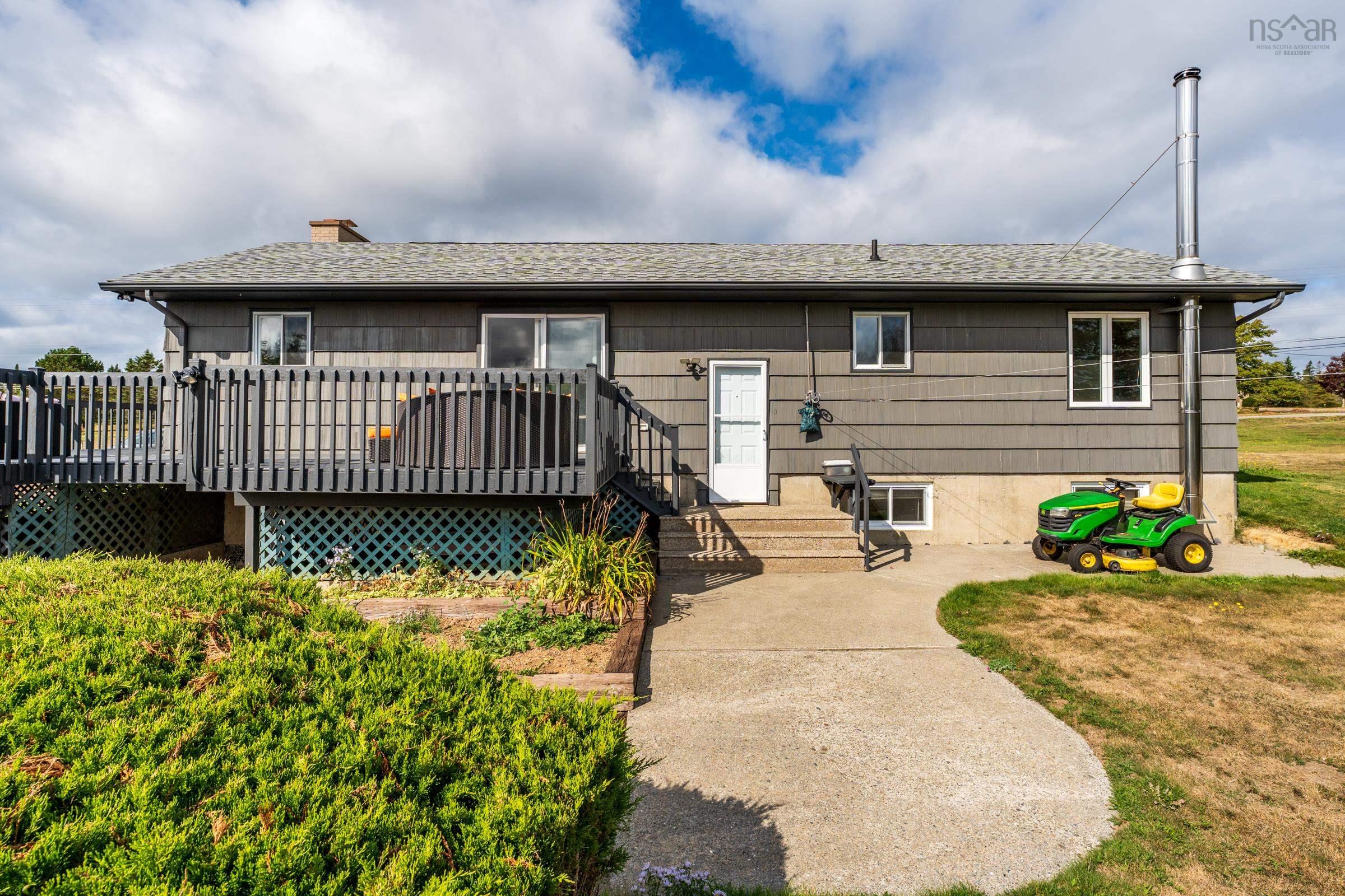 $395,000.00: 7068 Highway 1, St. Alphonse