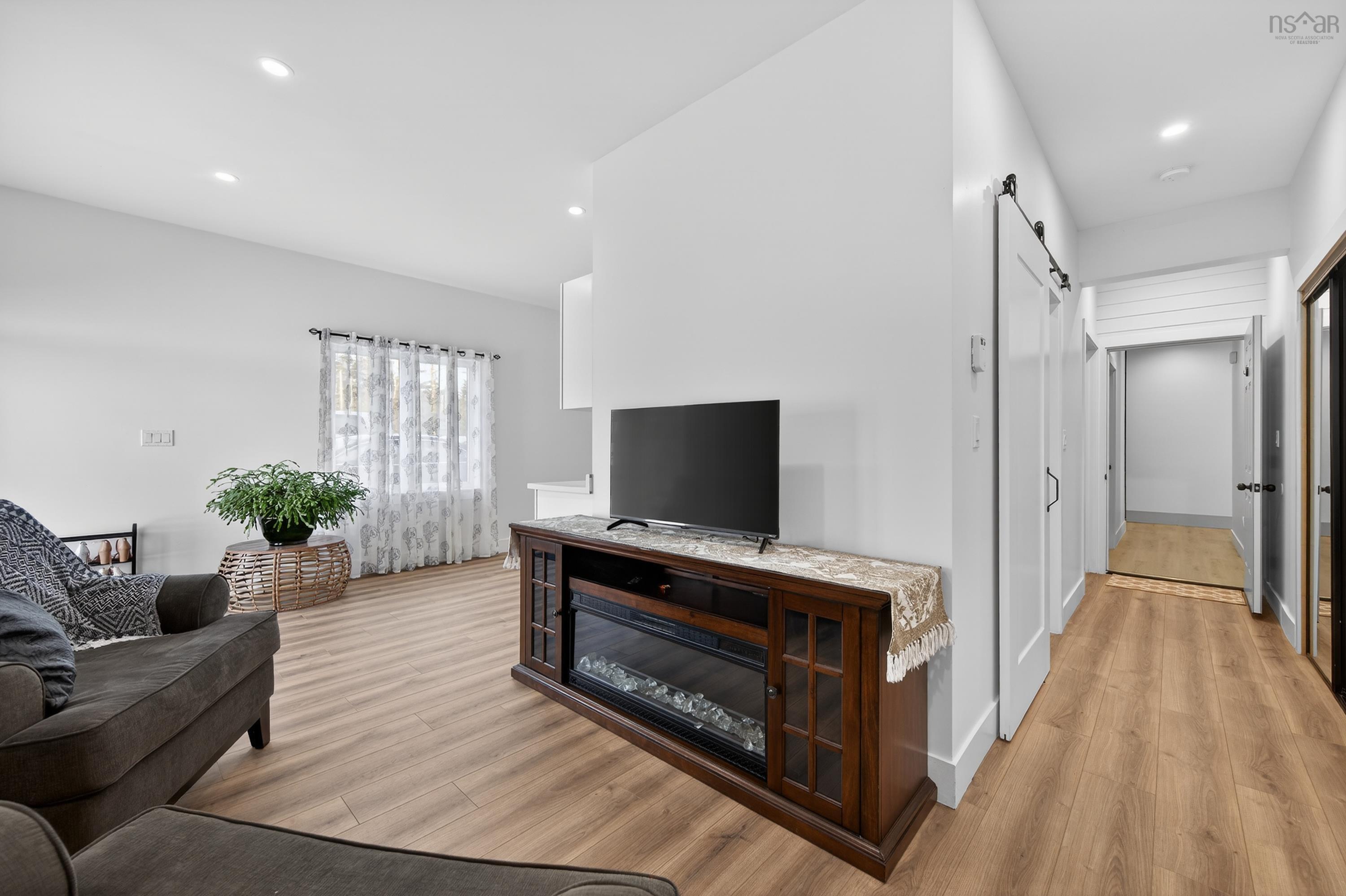 $950,000.00: 940 Hills Road, Albert Bridge