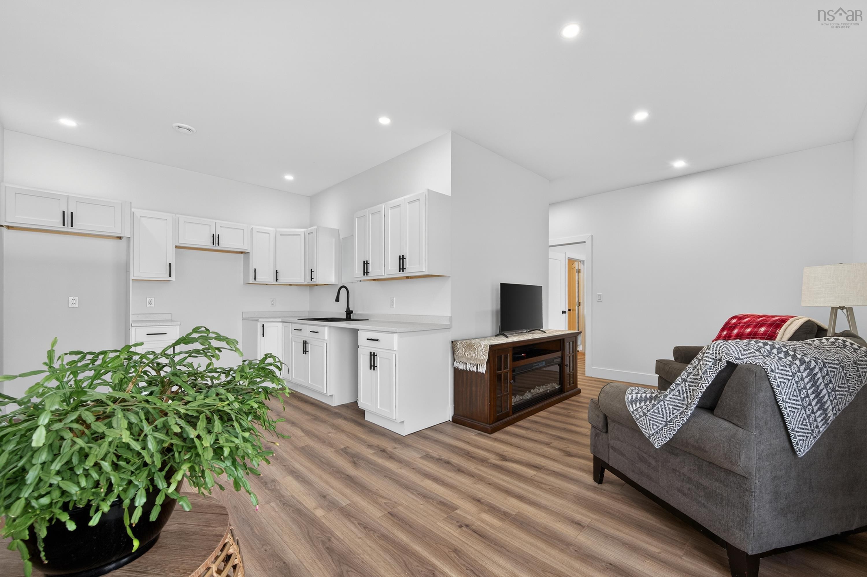 $950,000.00: 940 Hills Road, Albert Bridge