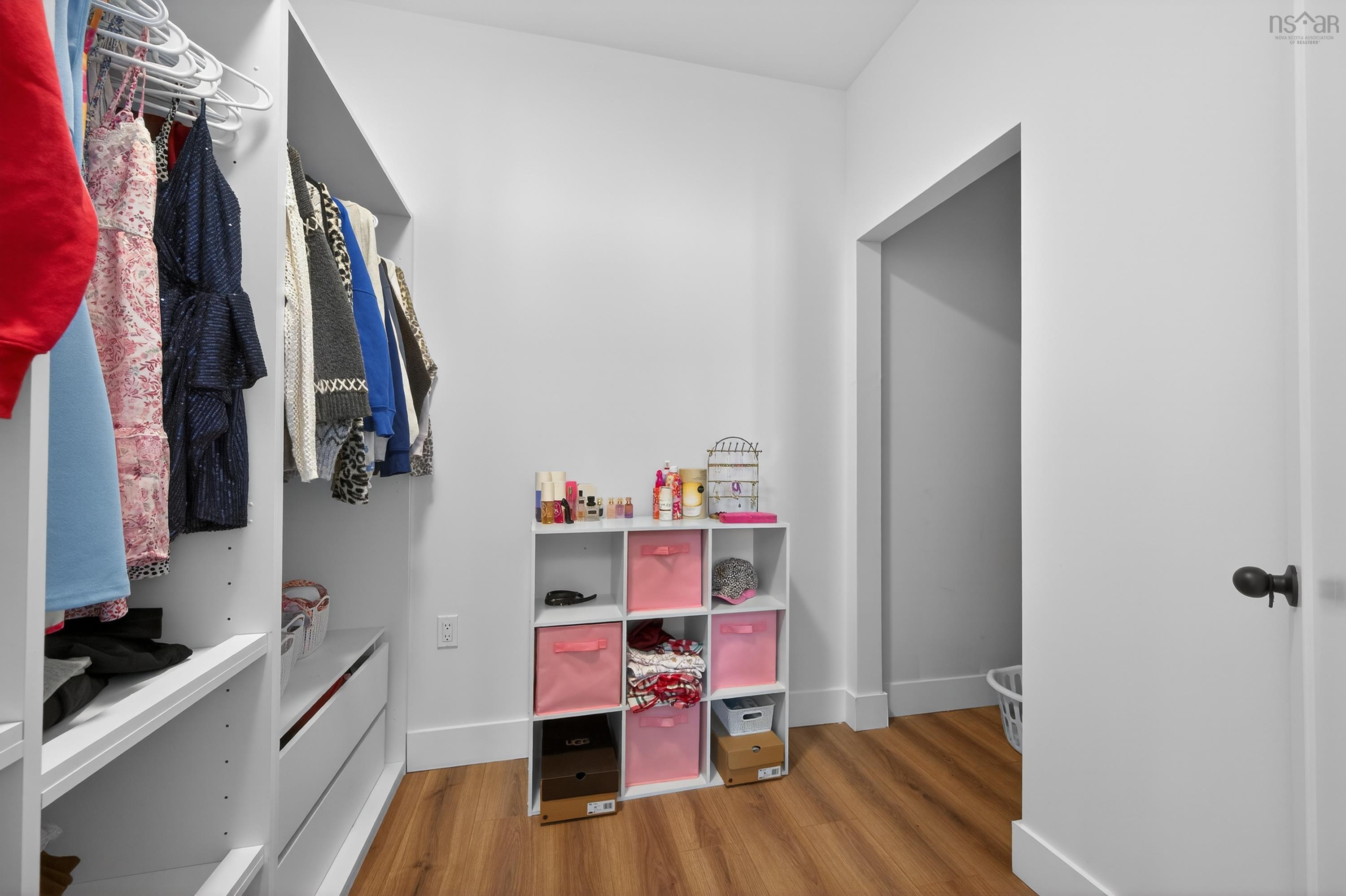 $950,000.00: 940 Hills Road, Albert Bridge