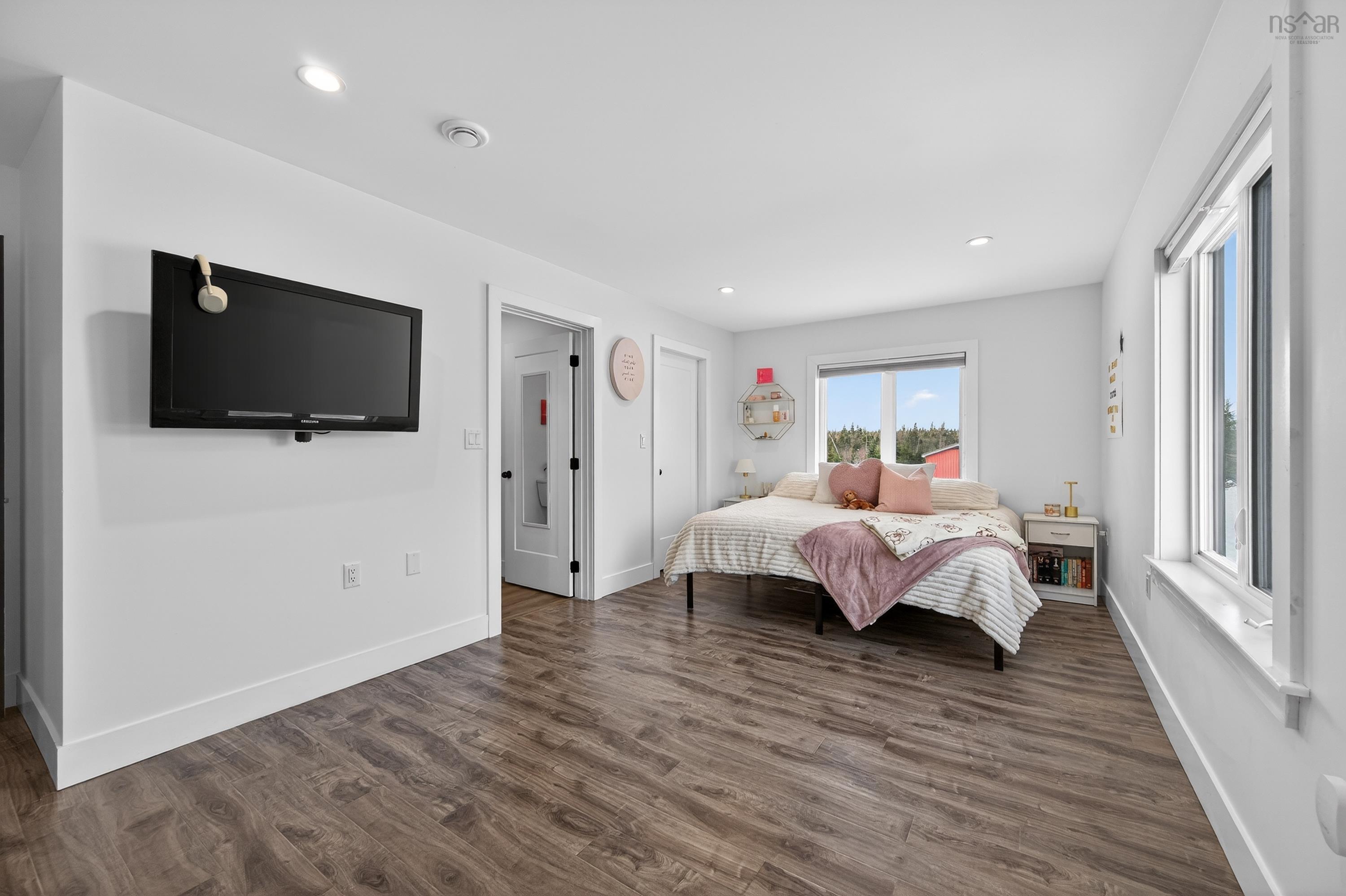 $950,000.00: 940 Hills Road, Albert Bridge