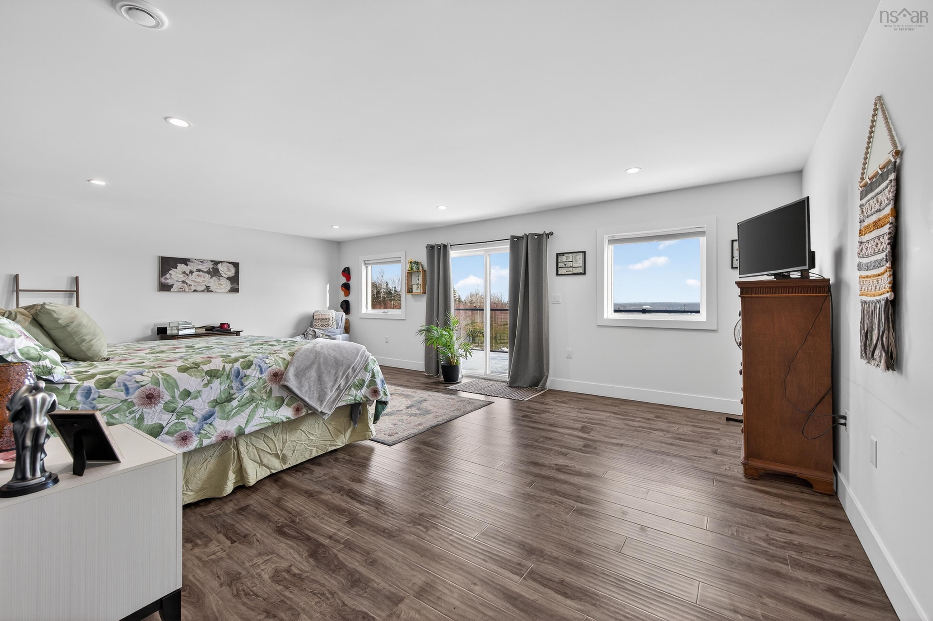 $950,000.00: 940 Hills Road, Albert Bridge