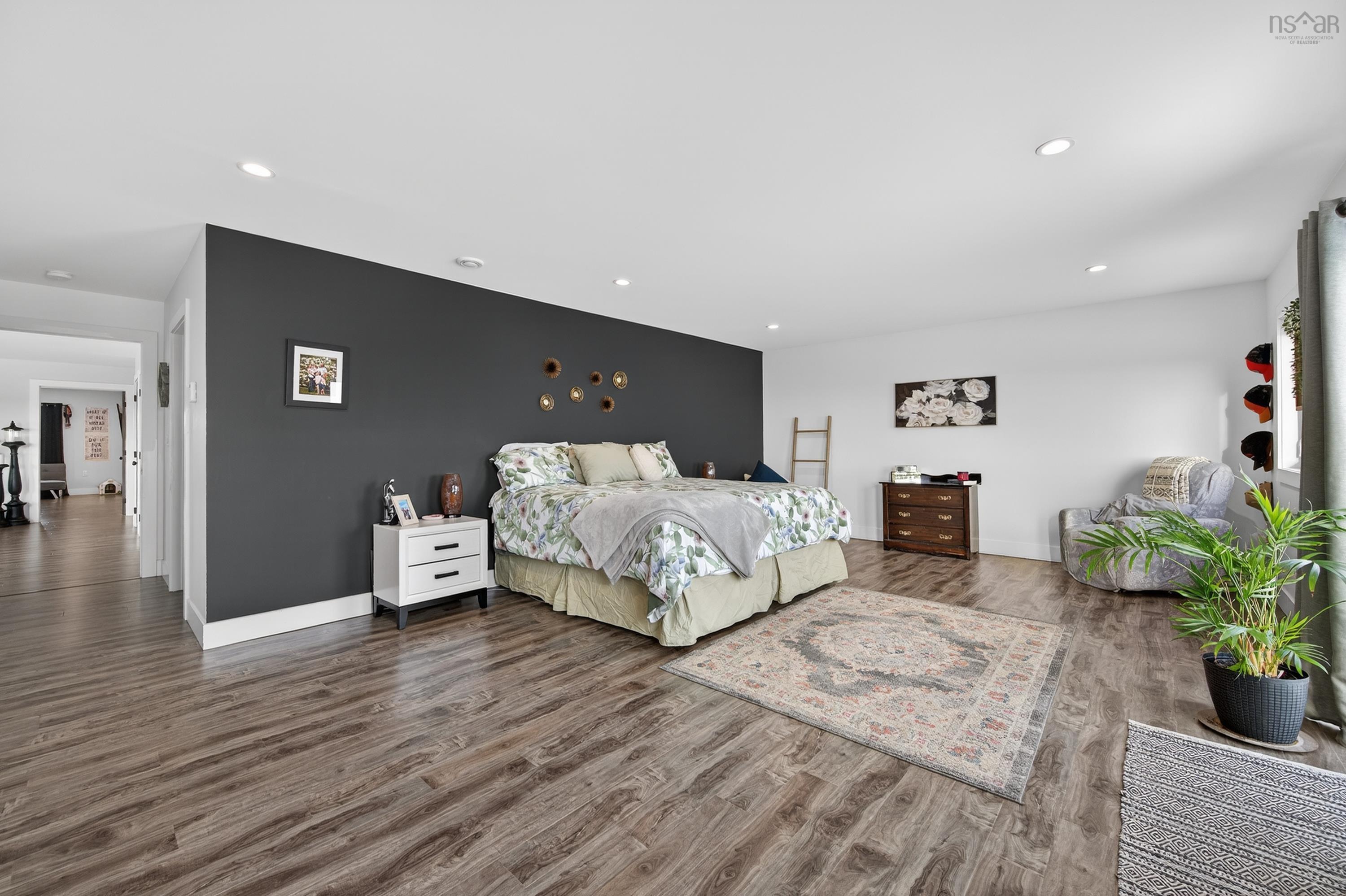 $950,000.00: 940 Hills Road, Albert Bridge