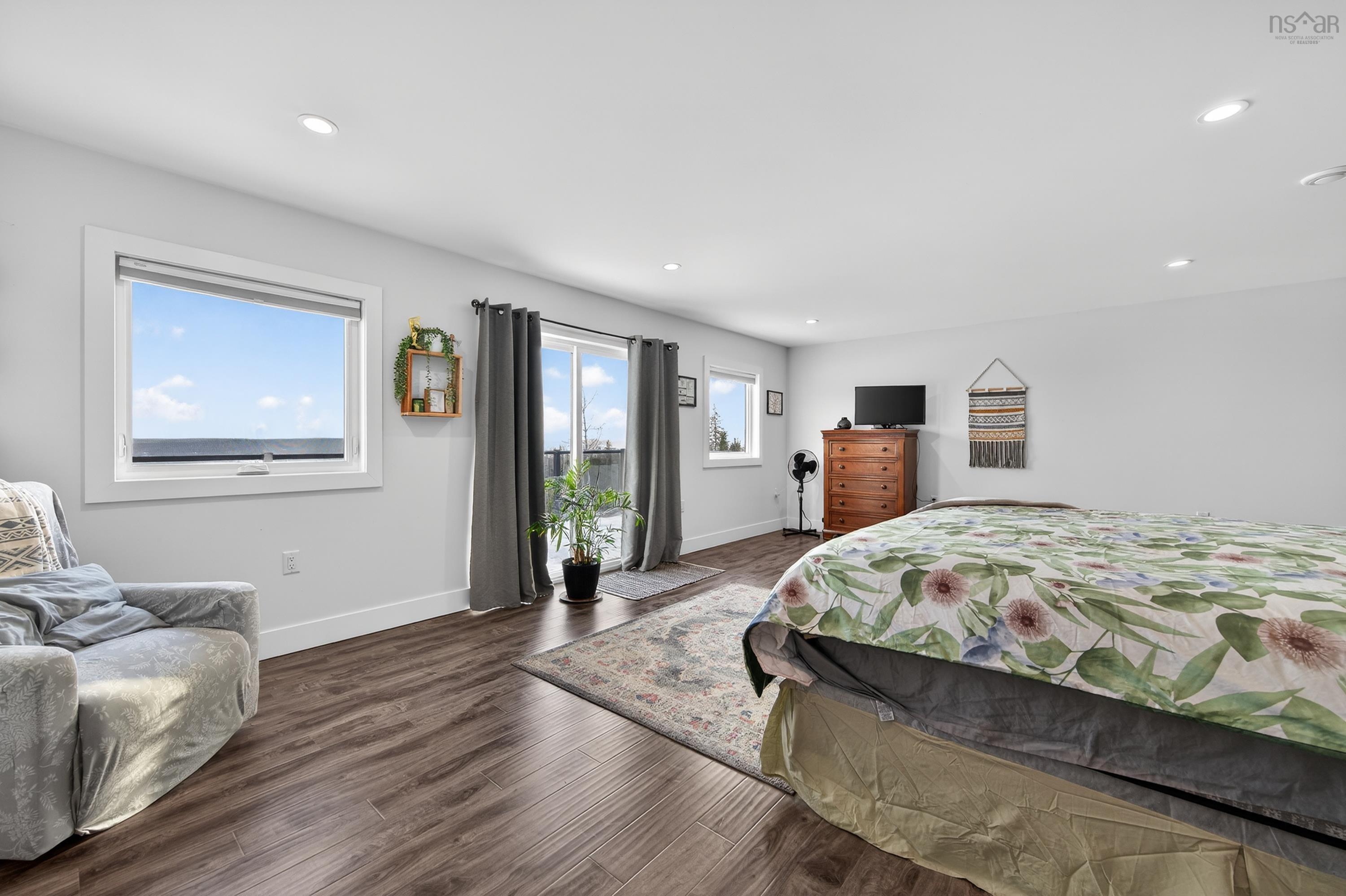 $950,000.00: 940 Hills Road, Albert Bridge