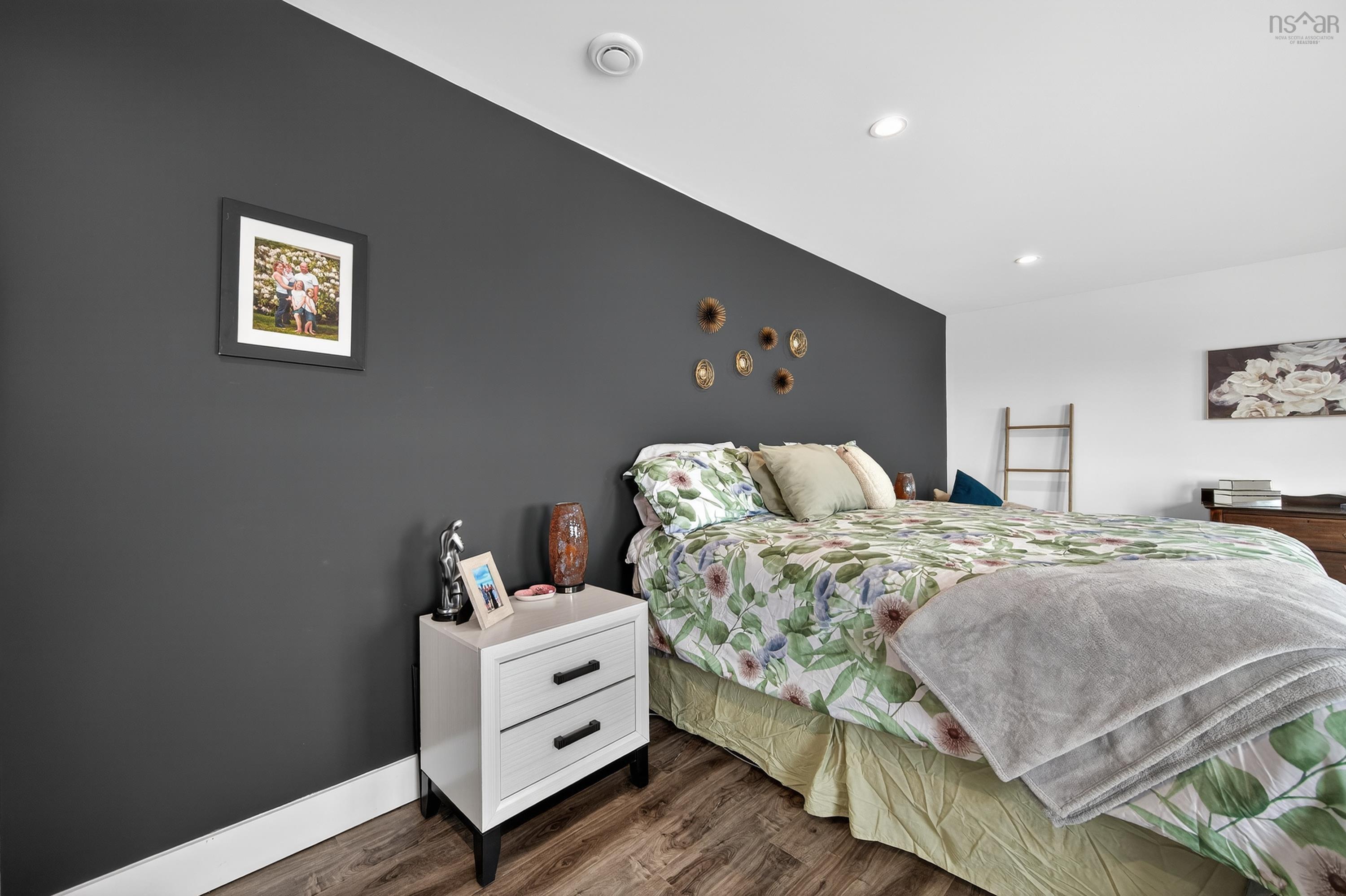 $950,000.00: 940 Hills Road, Albert Bridge