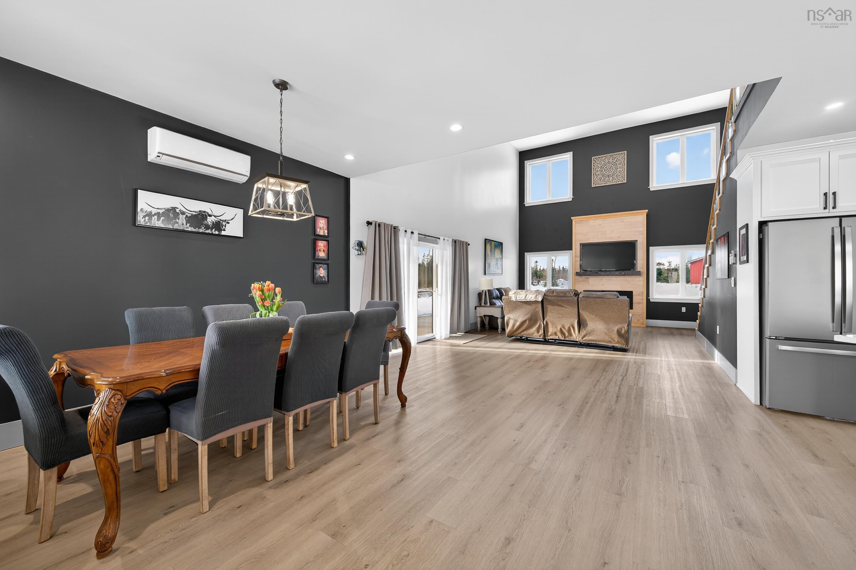 $950,000.00: 940 Hills Road, Albert Bridge