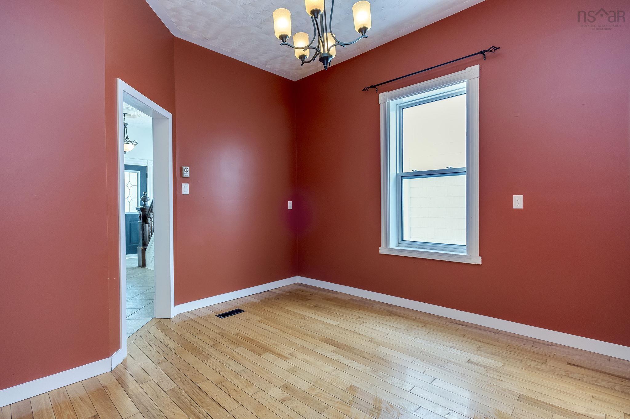 $339,000.00: 204 Victoria Street, Windsor