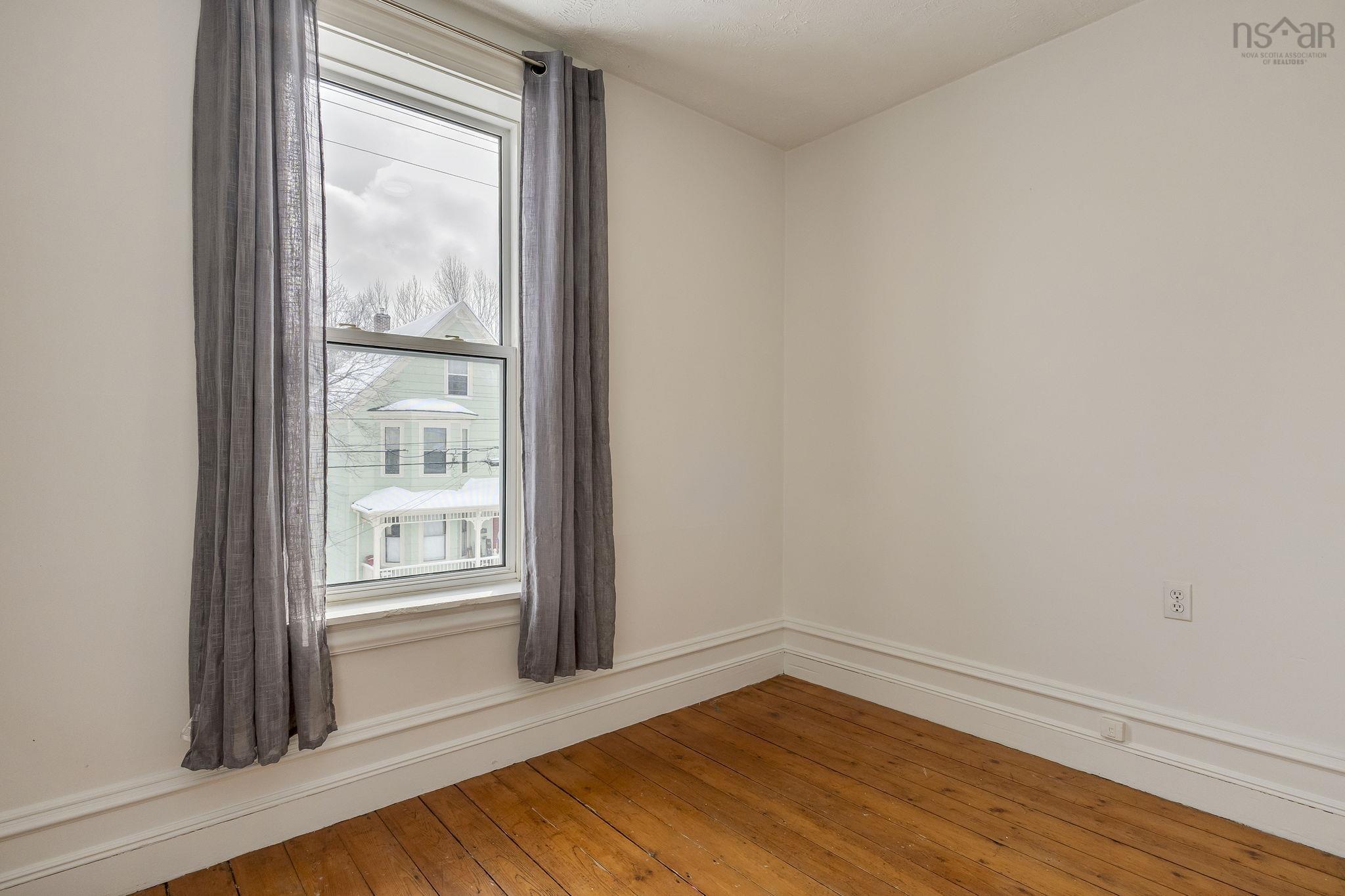 $339,000.00: 204 Victoria Street, Windsor