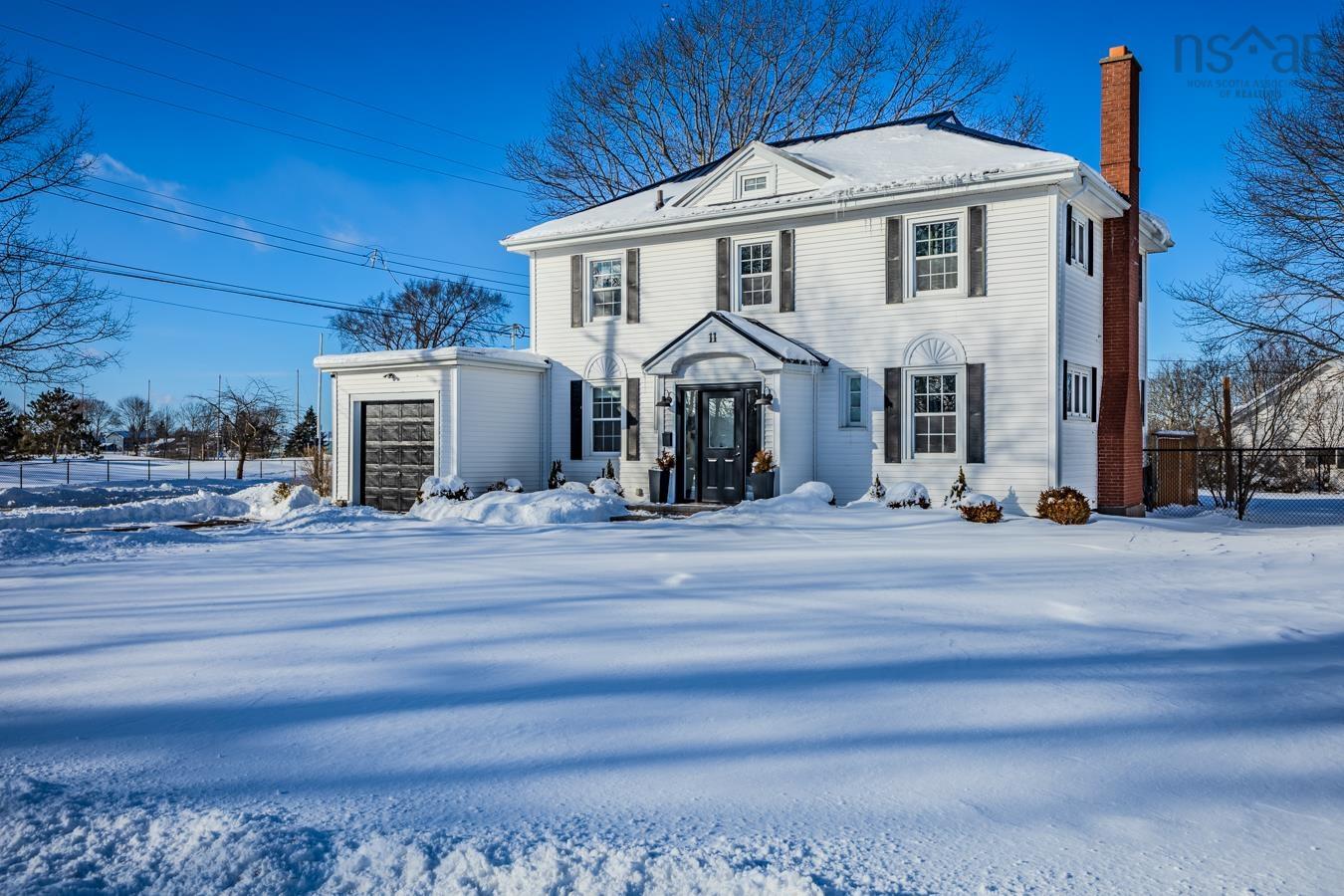 $689,000.00: 11 SMITH Avenue, Truro