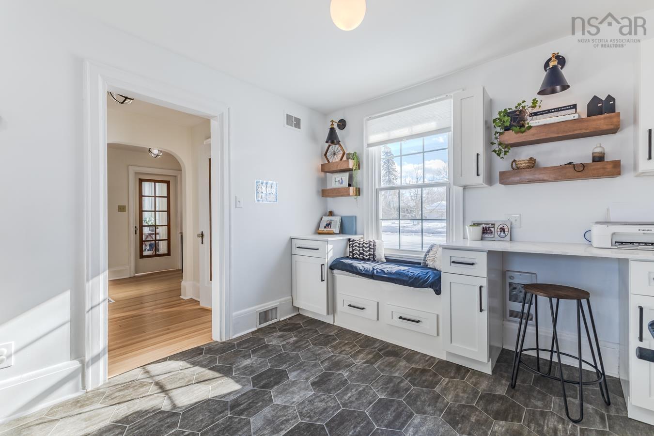 $689,000.00: 11 SMITH Avenue, Truro