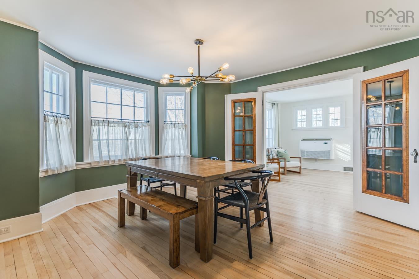 $689,000.00: 11 SMITH Avenue, Truro