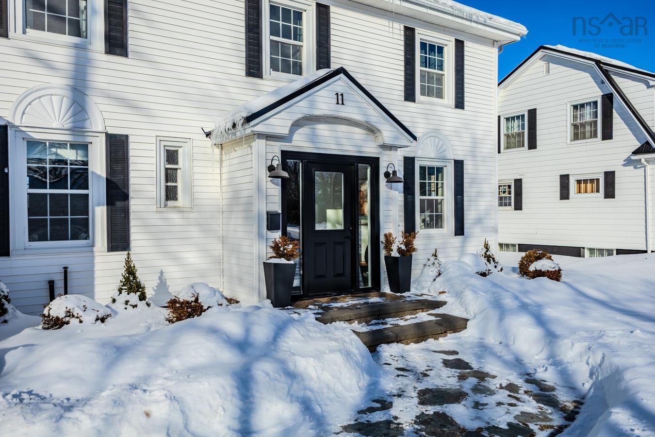 $689,000.00: 11 SMITH Avenue, Truro