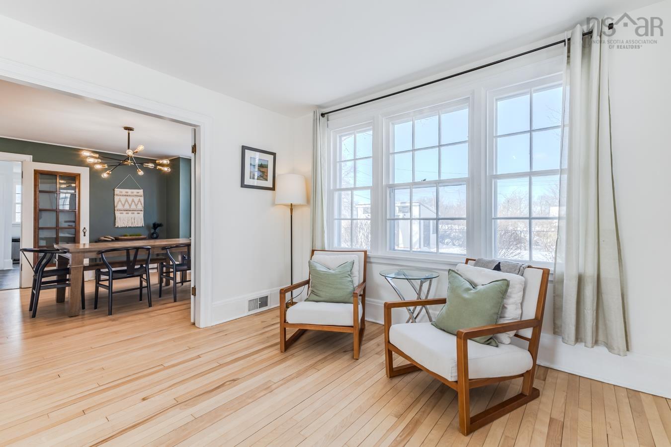 $689,000.00: 11 SMITH Avenue, Truro