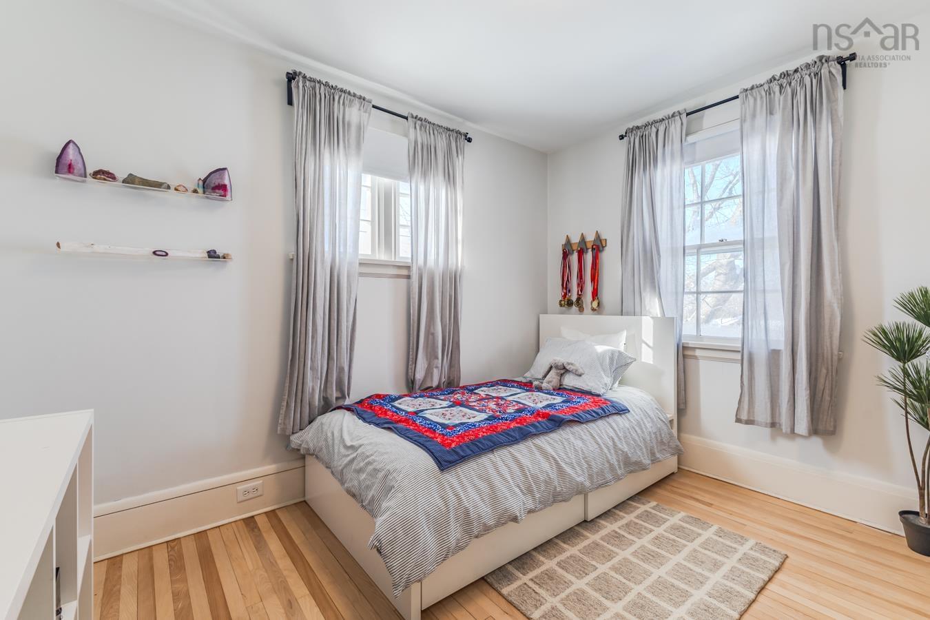 $689,000.00: 11 SMITH Avenue, Truro