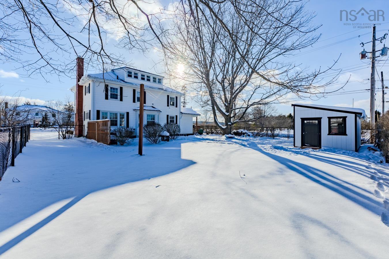 $689,000.00: 11 SMITH Avenue, Truro