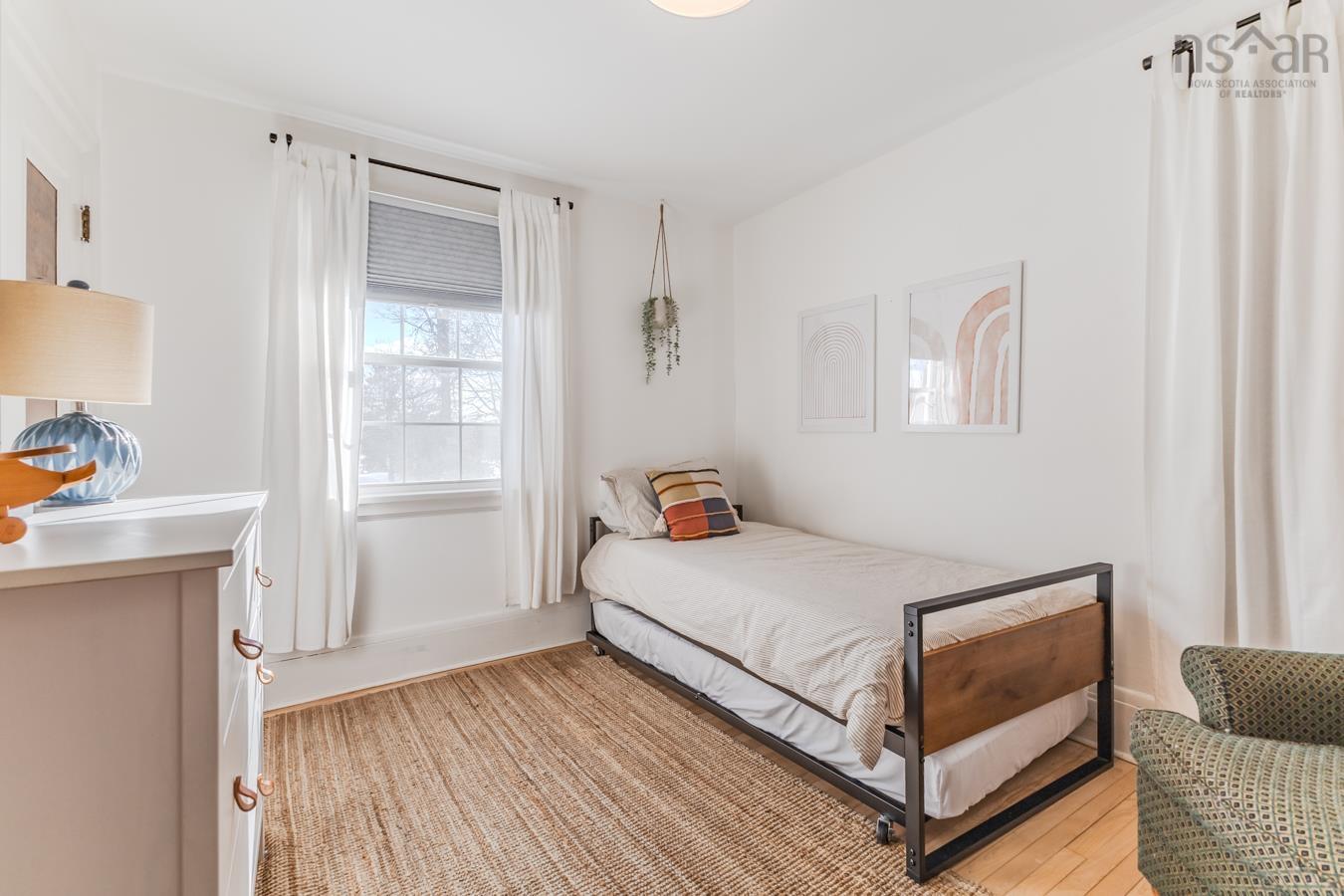 $689,000.00: 11 SMITH Avenue, Truro