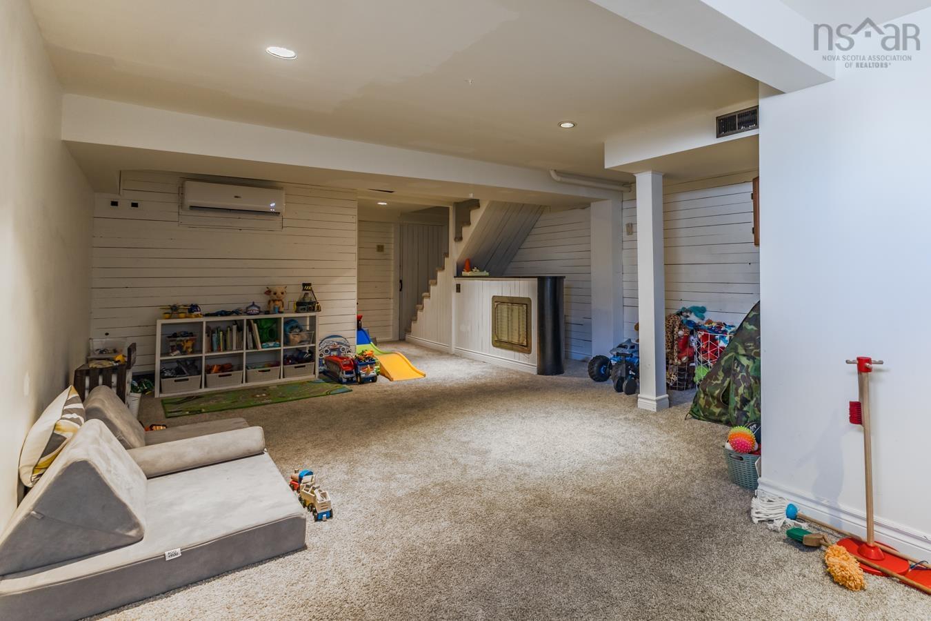 $689,000.00: 11 SMITH Avenue, Truro