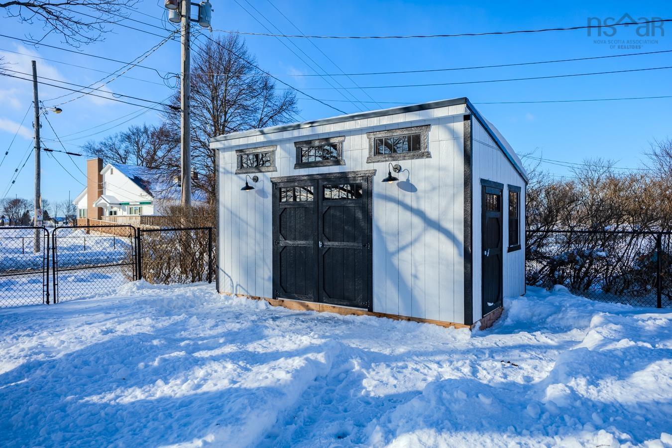 $689,000.00: 11 SMITH Avenue, Truro