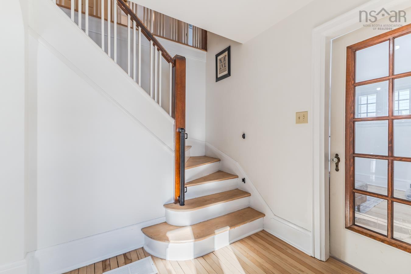 $689,000.00: 11 SMITH Avenue, Truro