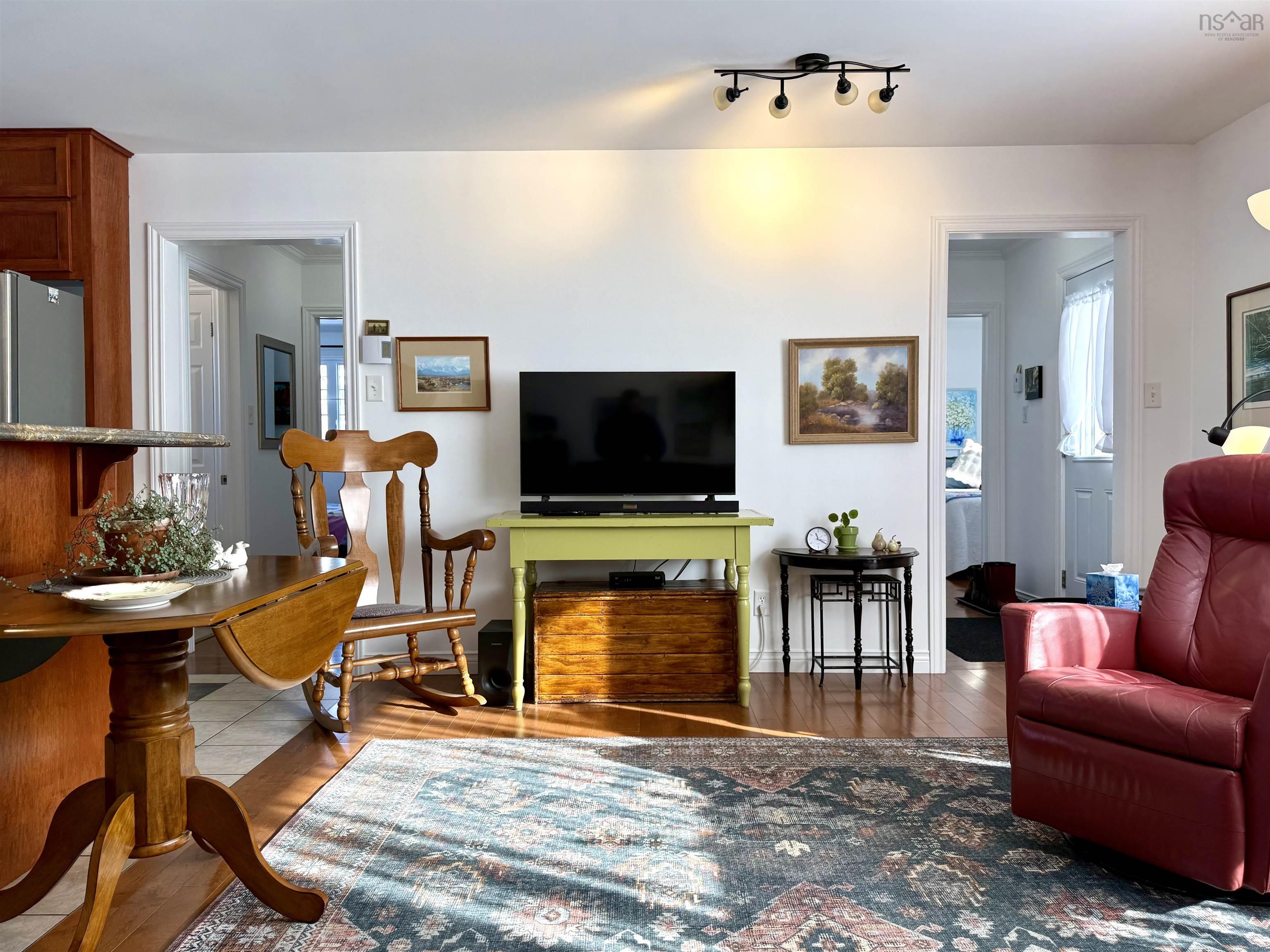 $314,900.00: 24 Rhodes Avenue, Amherst