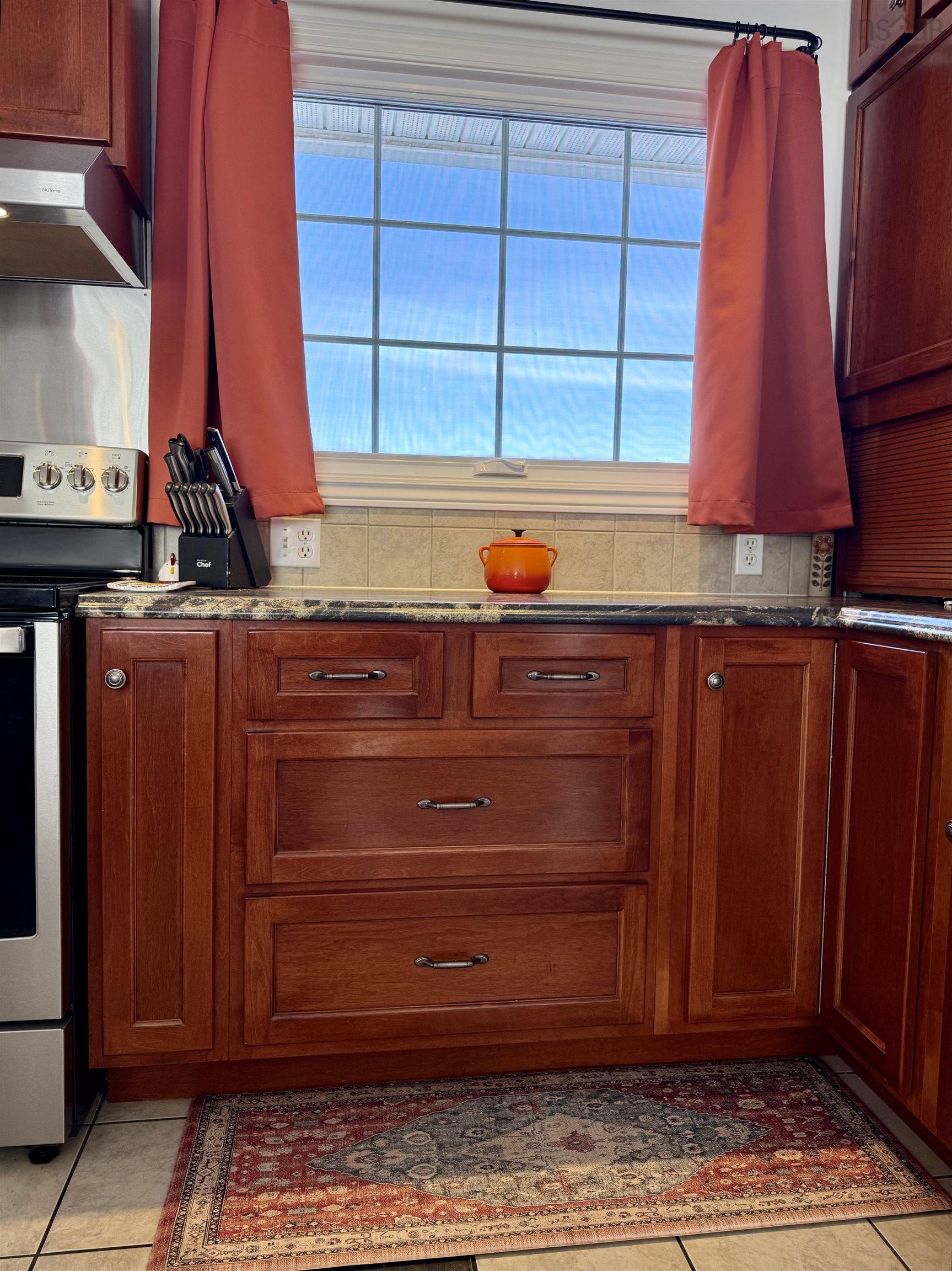 $339,900.00: 24 Rhodes Avenue, Amherst