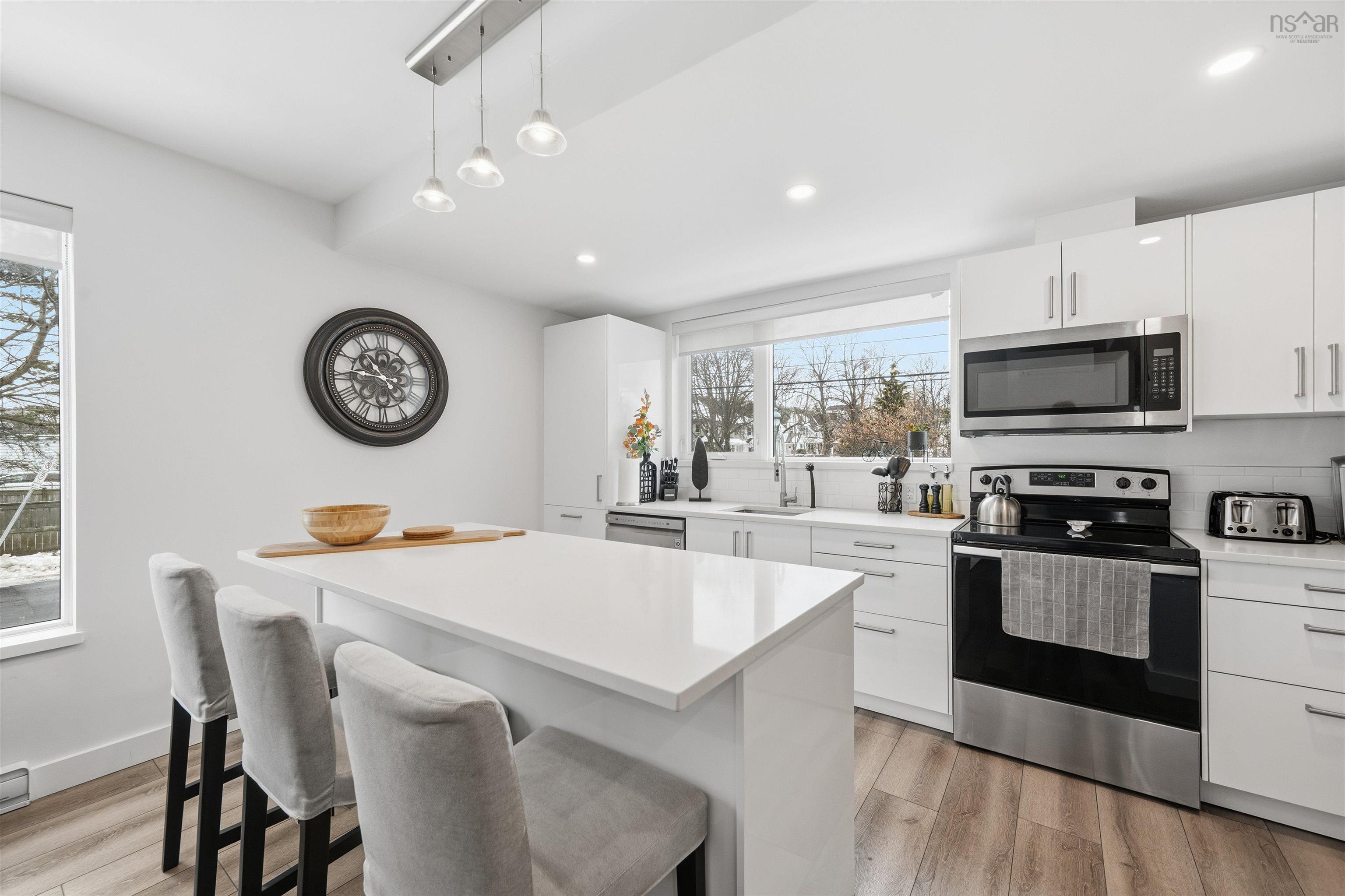 $979,000.00: 3188/3190 Isleville Street, Halifax