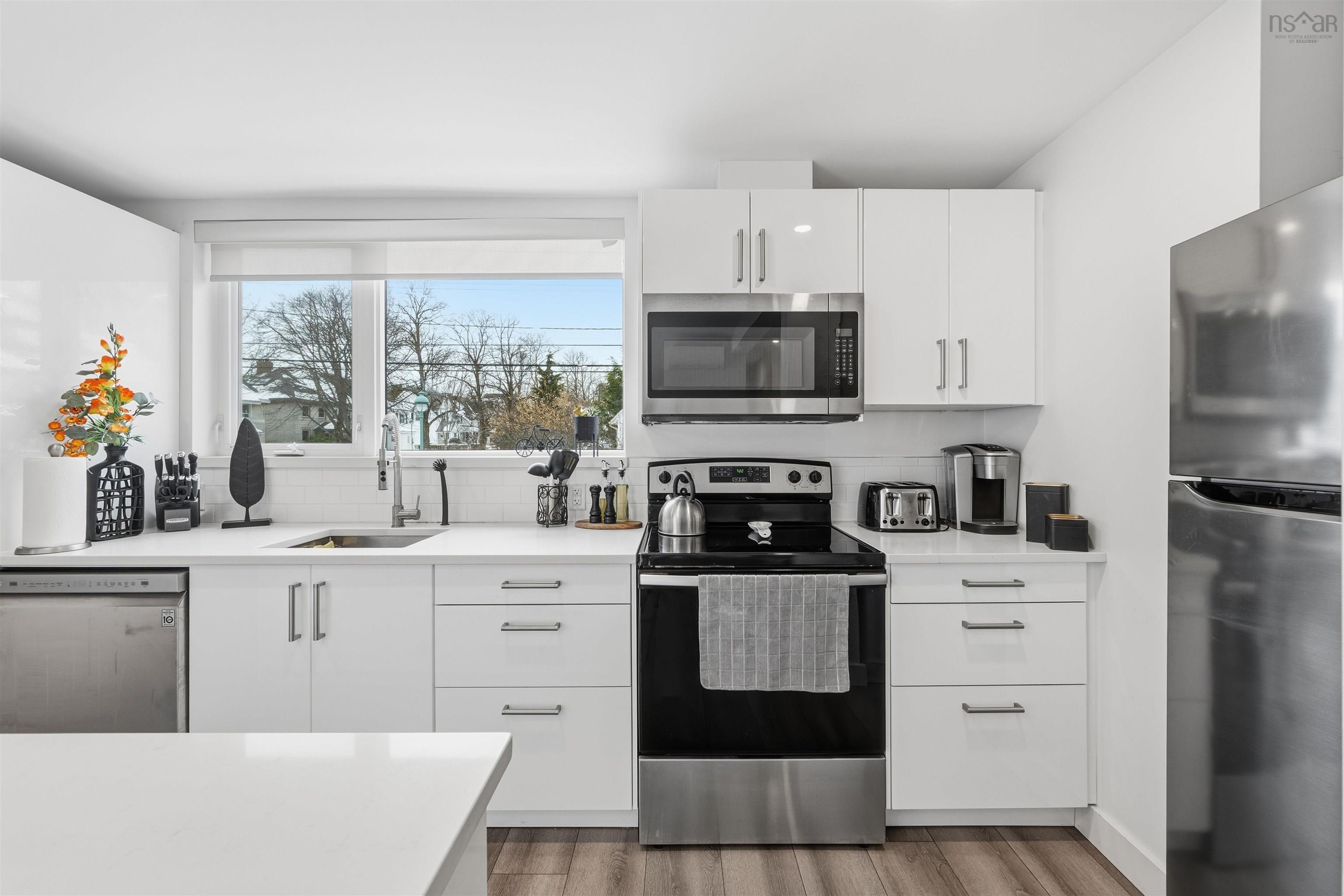 $979,000.00: 3188/3190 Isleville Street, Halifax