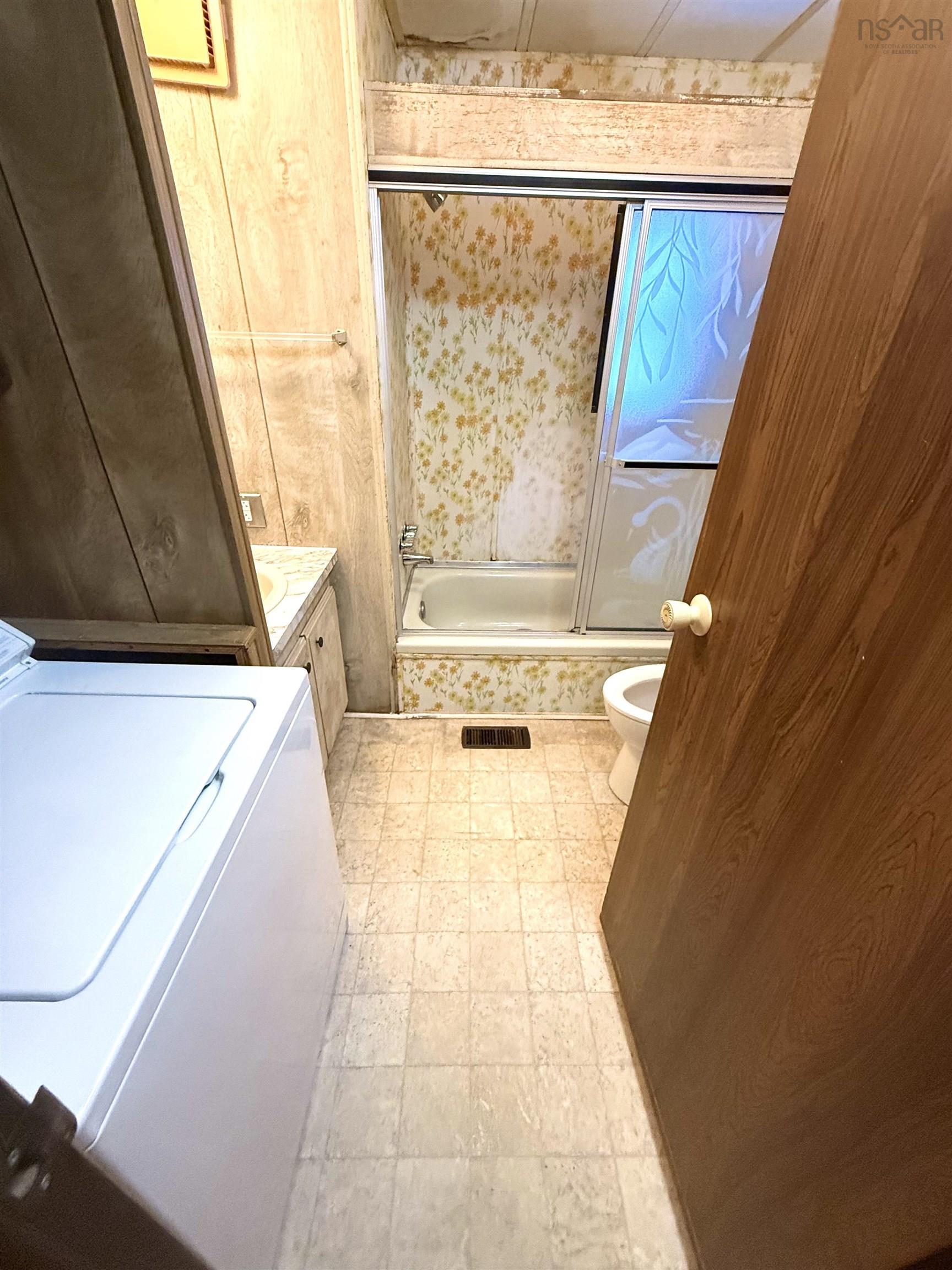 $295,000.00: 8042 Highway 8, South Brookfield