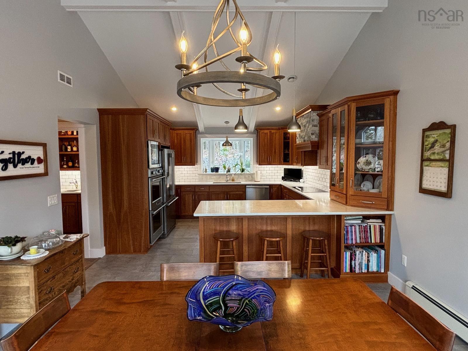 $1,125,000.00: 2960 Second Division Road, Concession