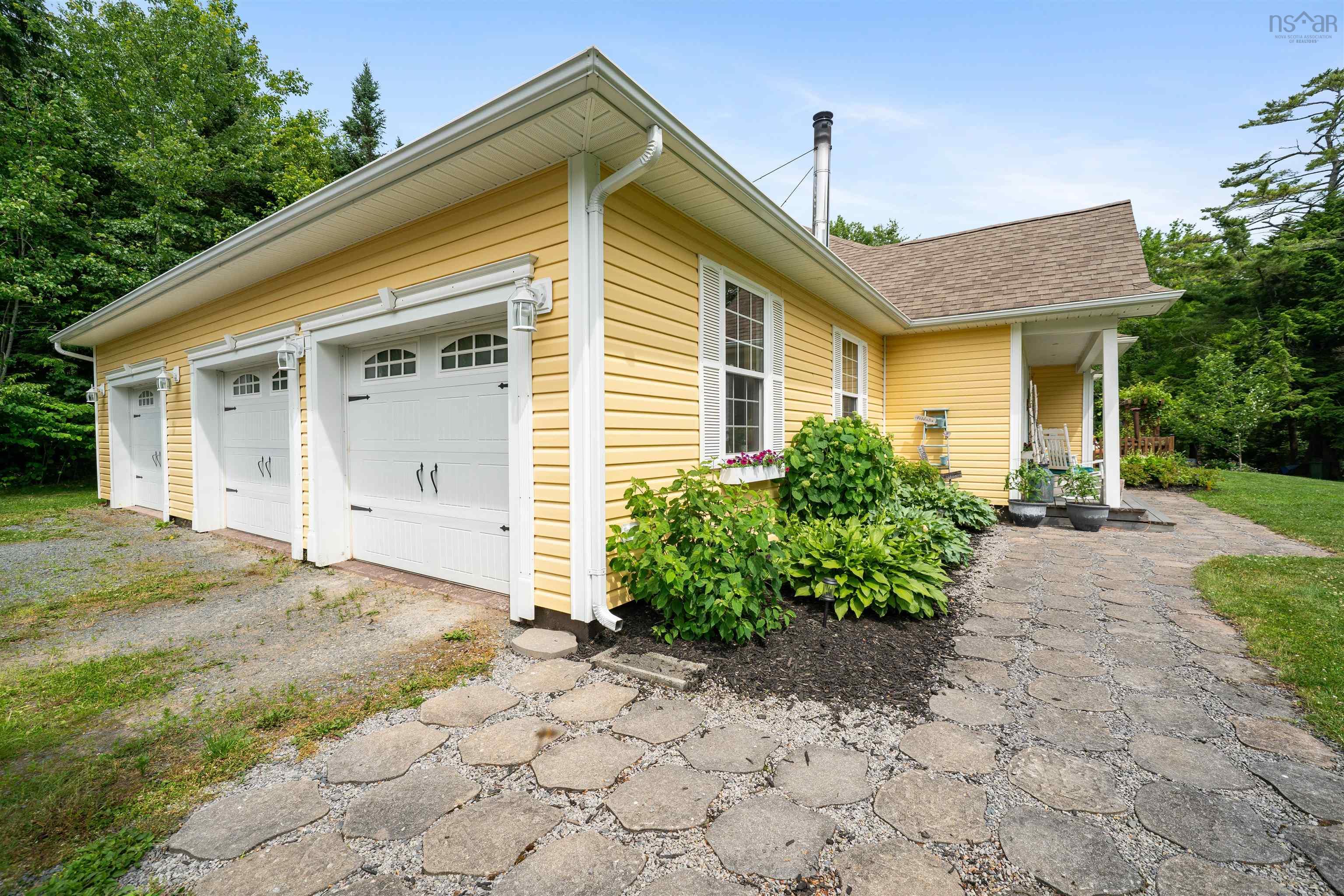 $844,999.00: 788 Stewiacke River Park Road, MacKay Siding