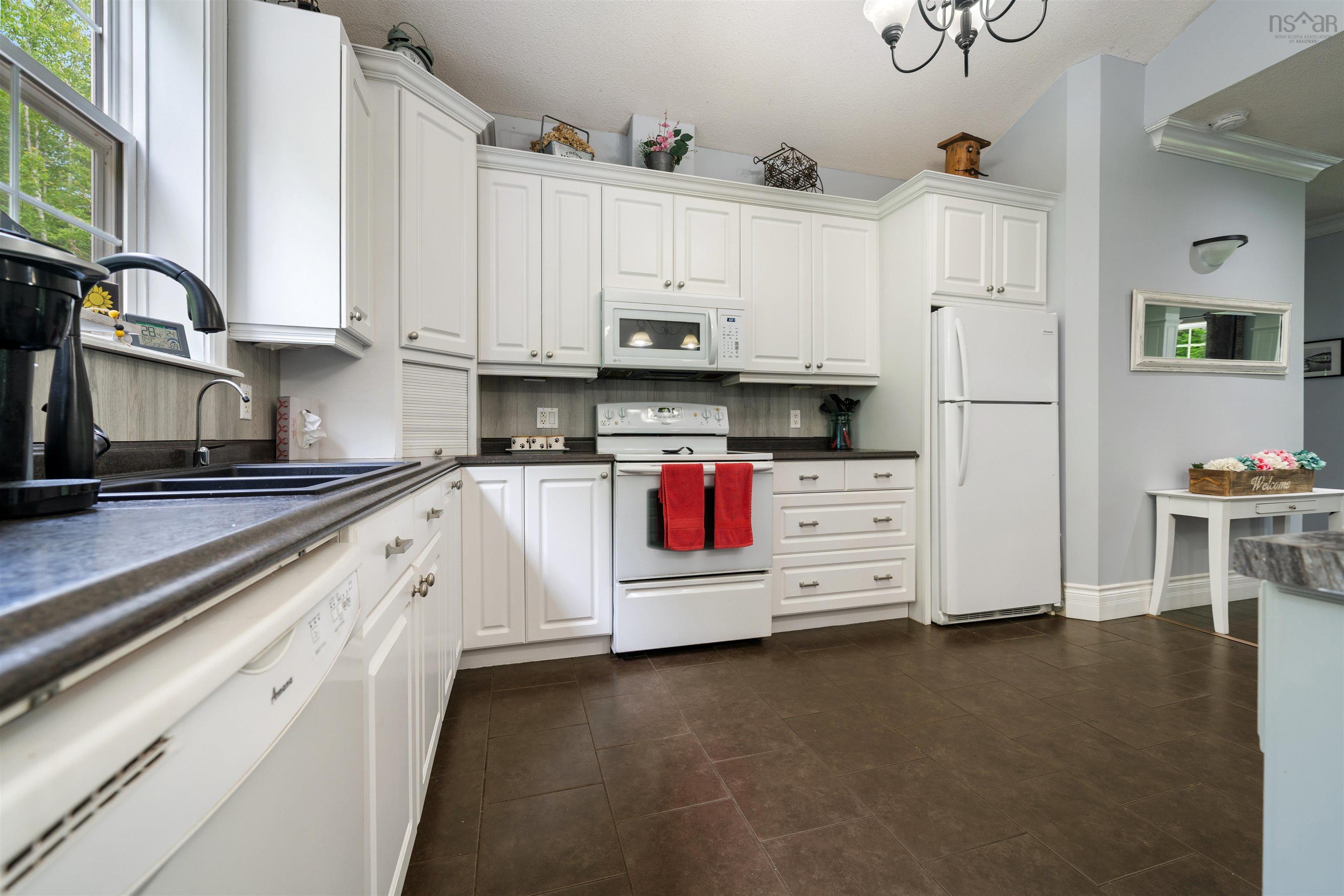 $844,999.00: 788 Stewiacke River Park Road, MacKay Siding