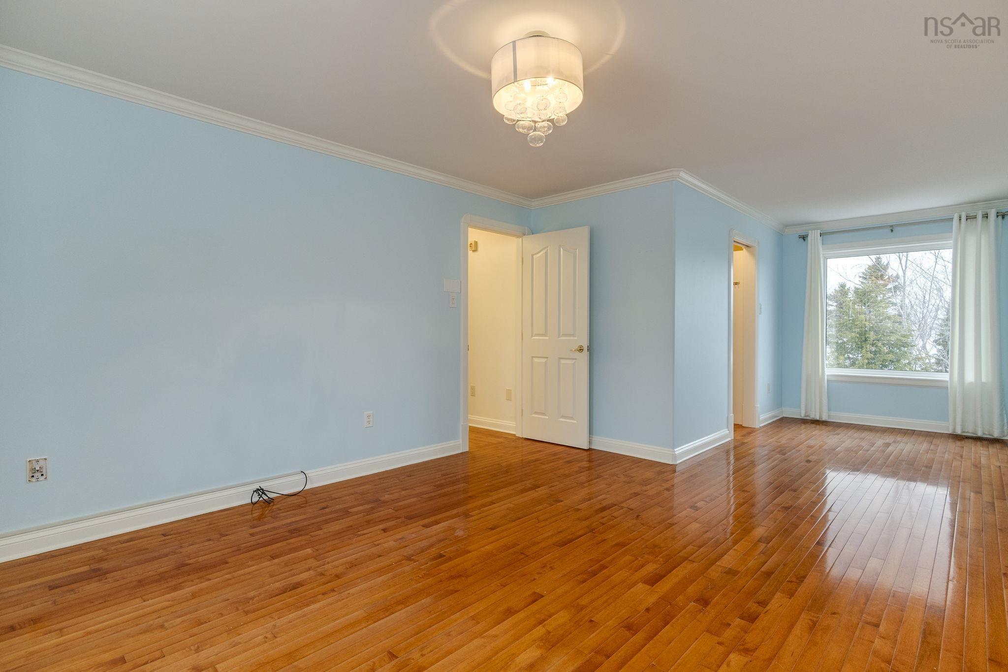 $1,450,000.00: 23 Lakeshore Park Terrace, Dartmouth