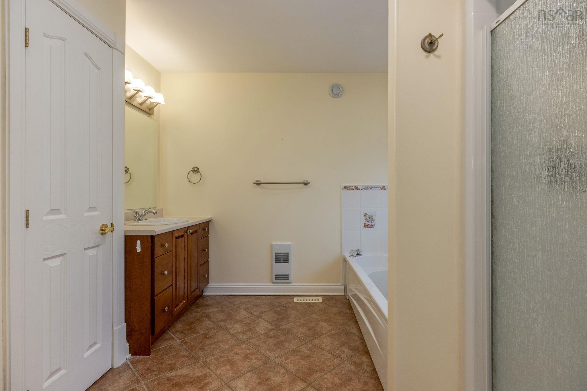 $1,450,000.00: 23 Lakeshore Park Terrace, Dartmouth